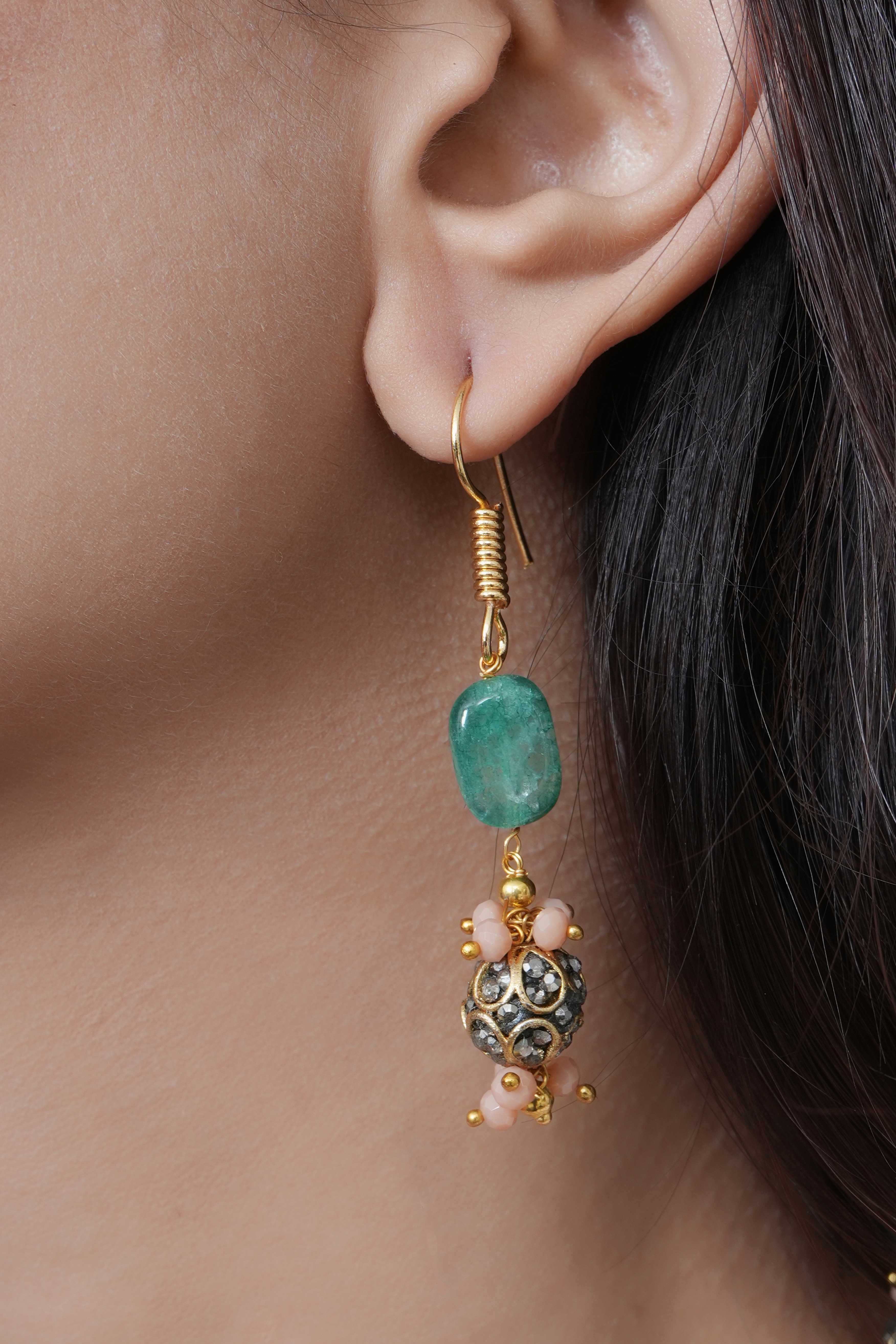 Red Meenakari Green Stone Single Layer Necklace