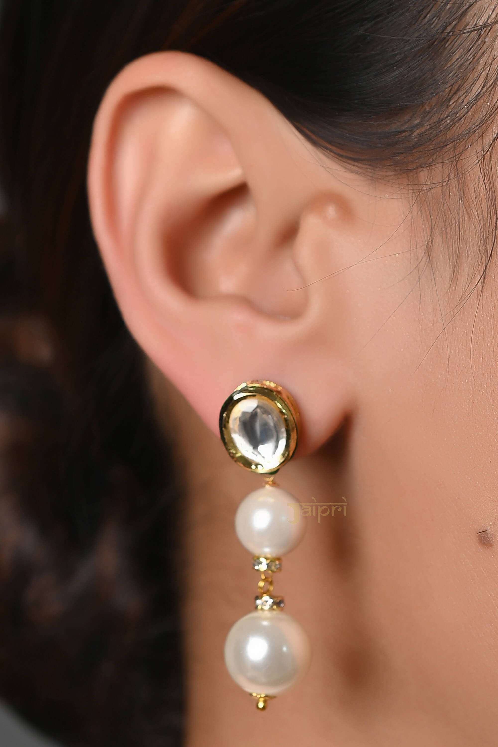 Multilayered Pearl Choker Necklace With Earrings