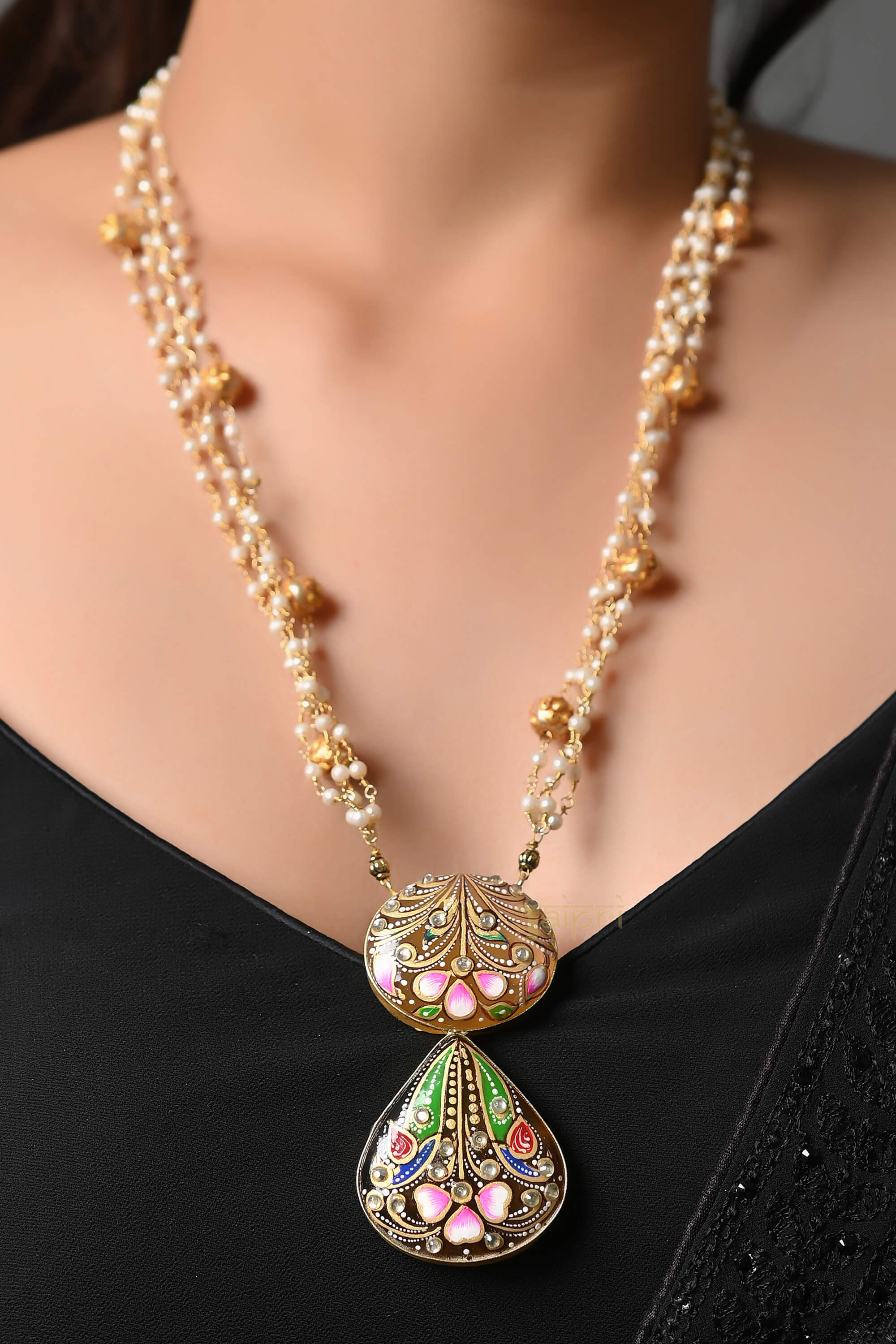 Tanjore Pearl Chain Pendant Set
