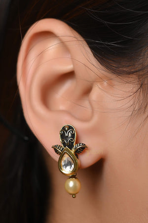 Gold Tone Kundan Black Beaded Pendant Set