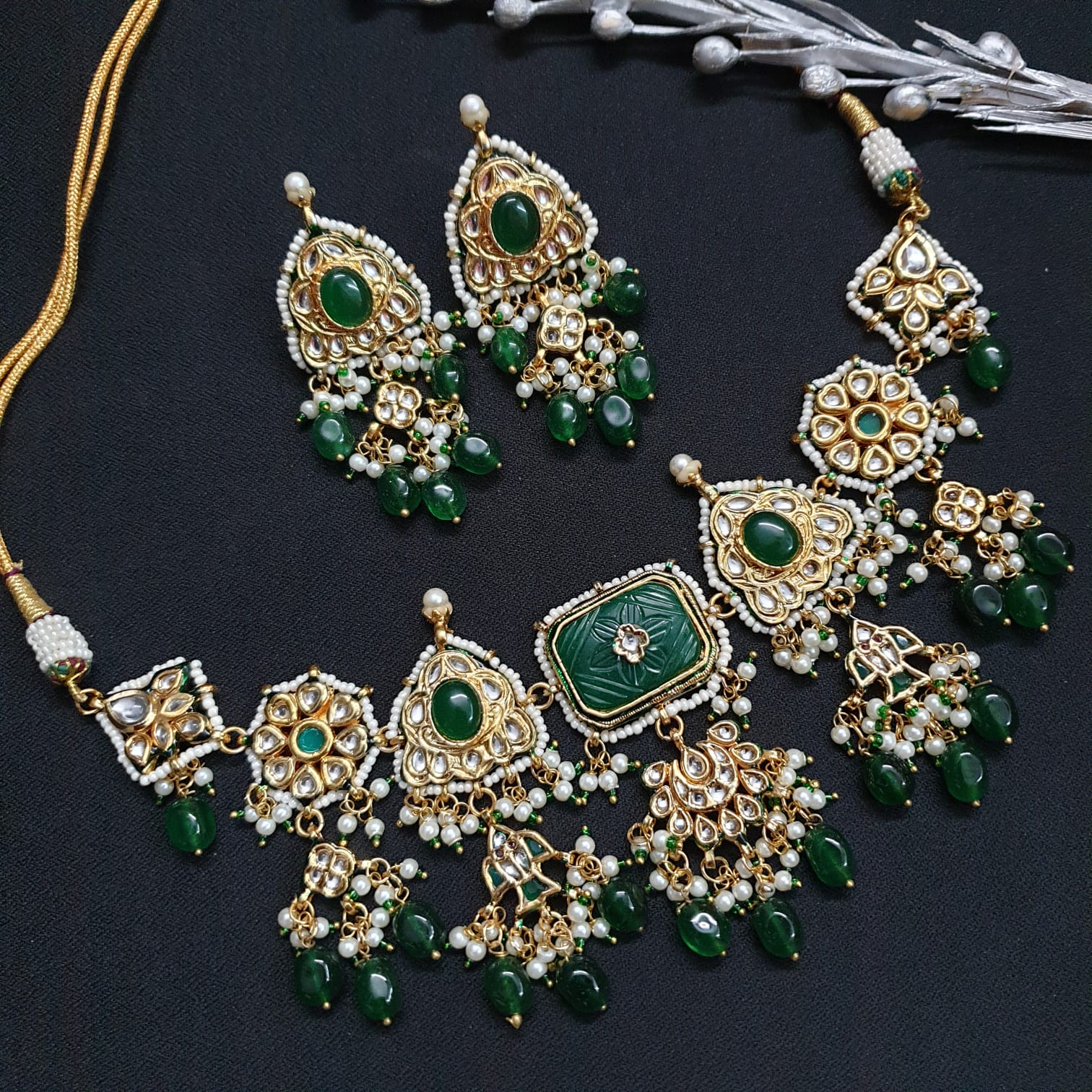 Green Carving Stone Kundan Choker Necklace