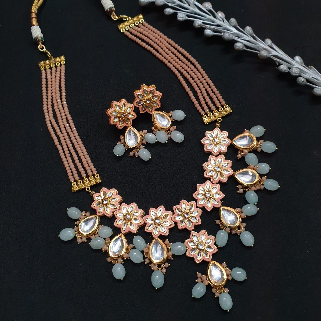 Floral Design Kundan Set With Earrings