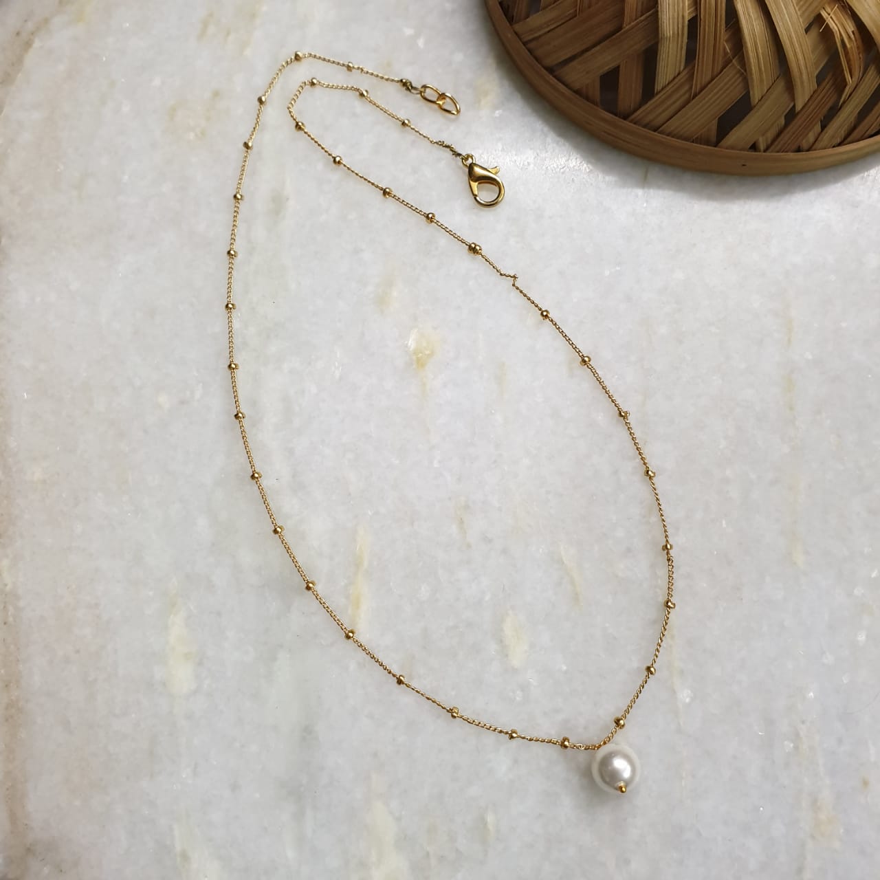 Round Shell Pearl Beaded Chain Necklace