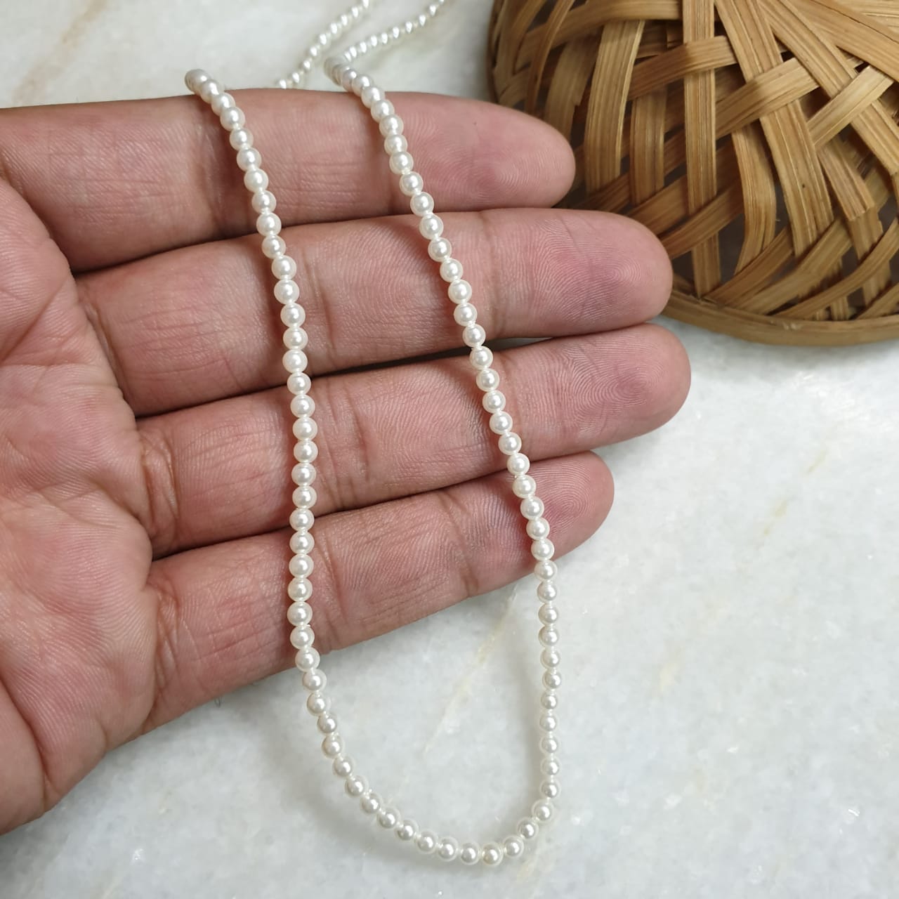 Shell Pearl Beaded Necklace (4mm)