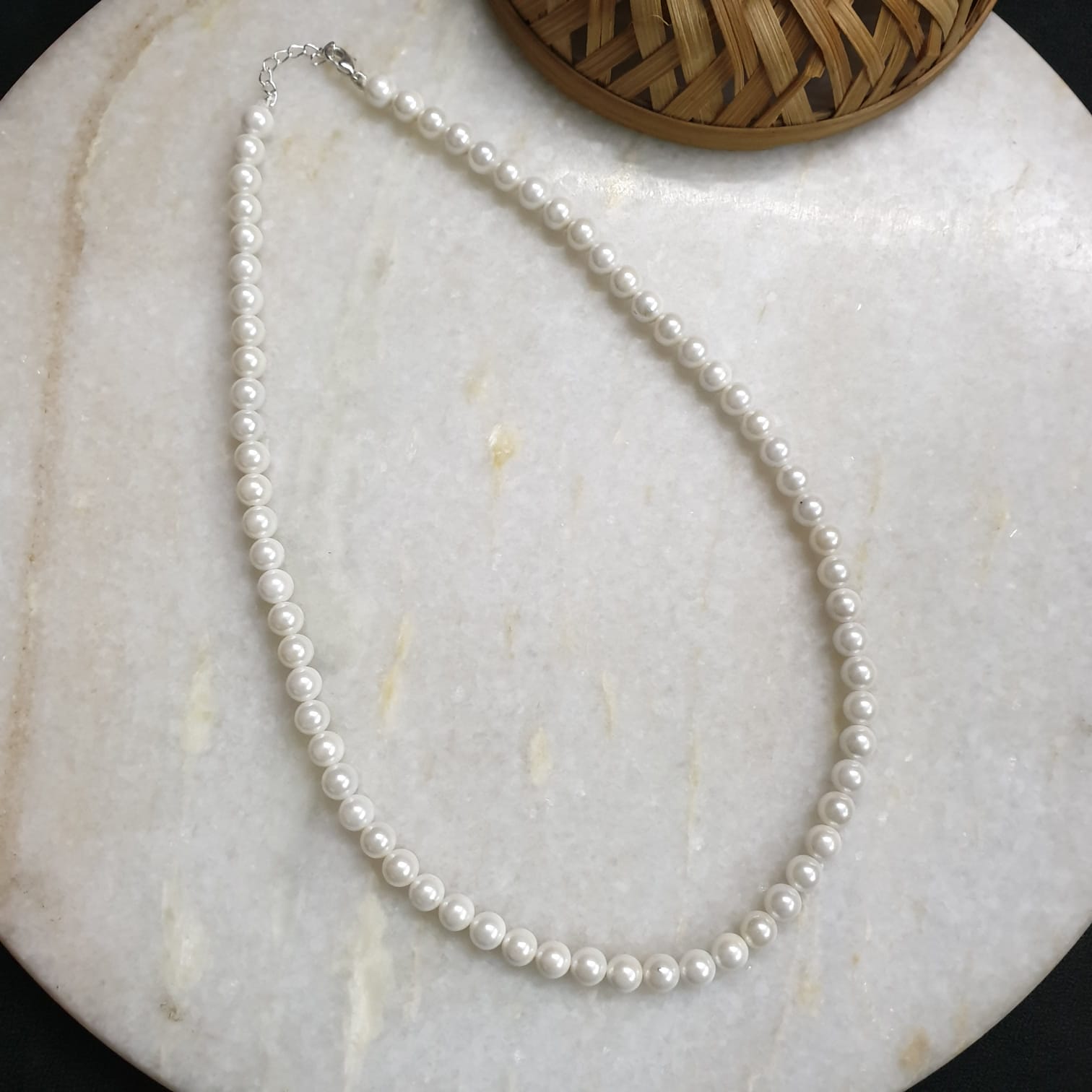 Shell Pearl Beaded Necklace (8mm)