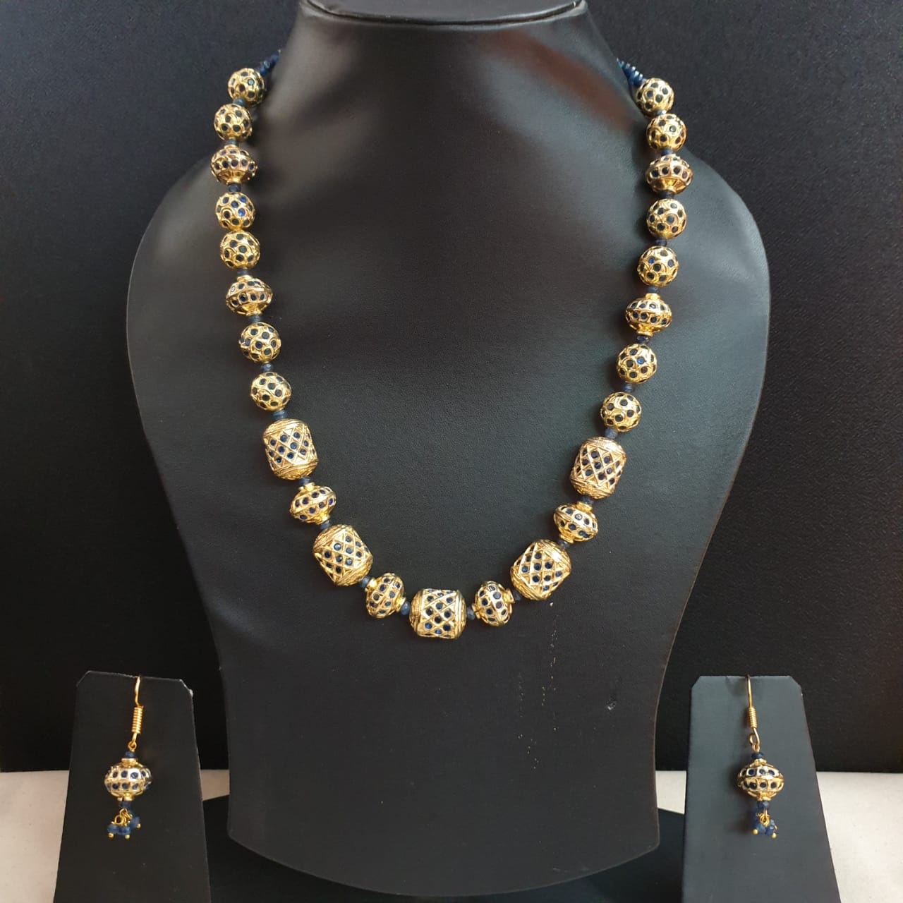 Dark Blue Jadau Bead Necklace With Earrings