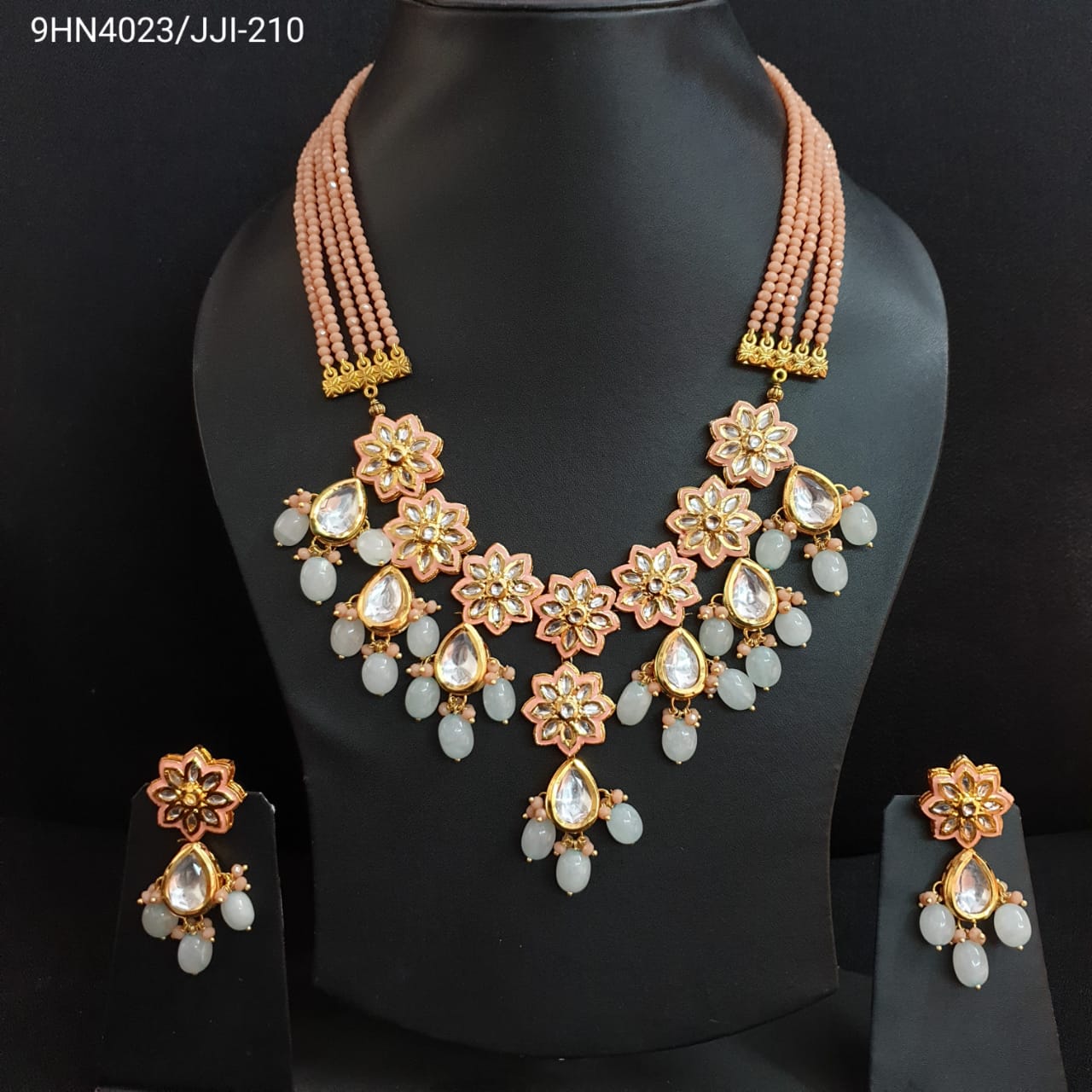 Floral Design Kundan Set With Earrings
