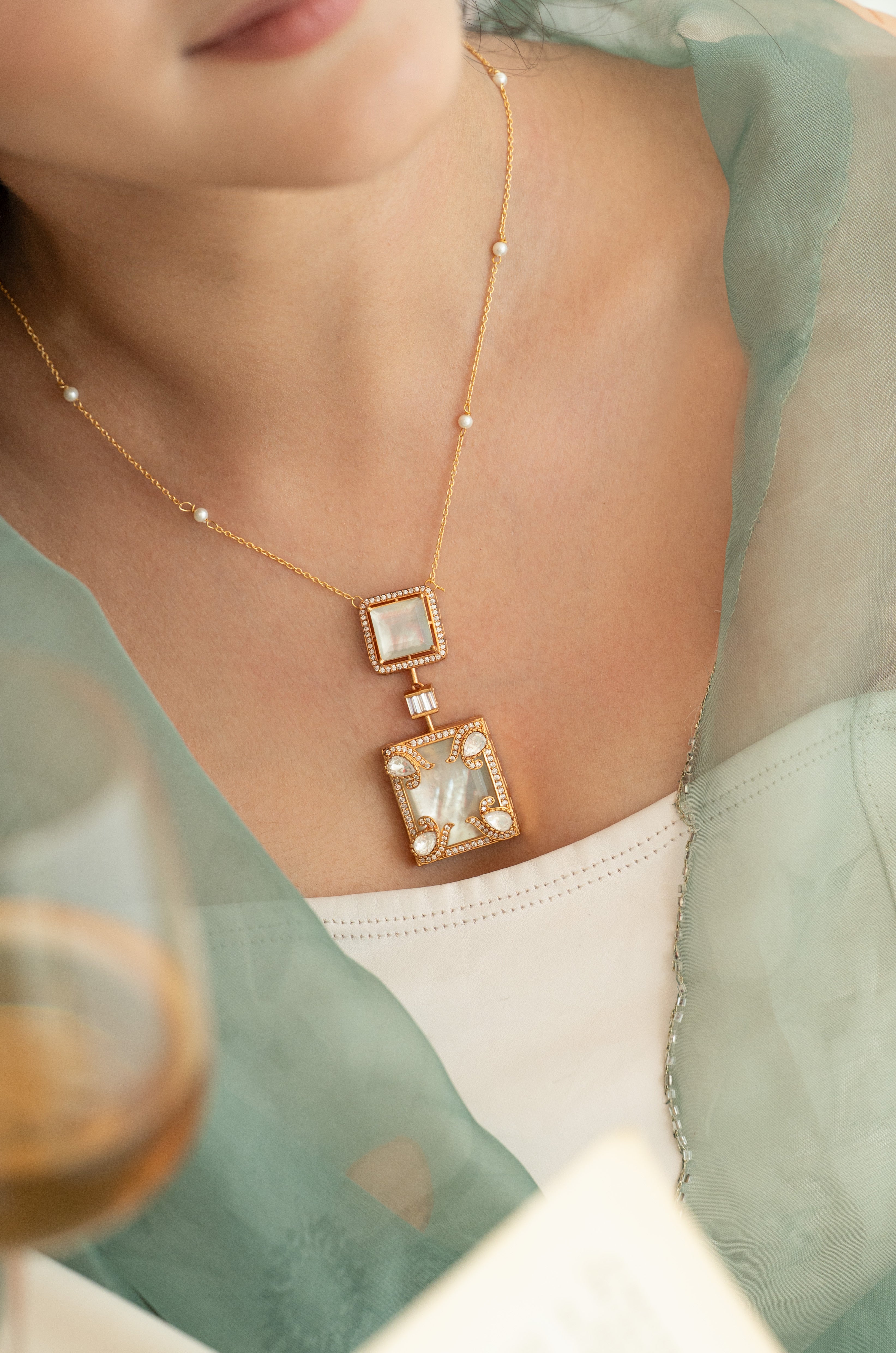 Luxury Gold Tone Pearl Accent Pendant Necklace