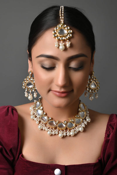 Pearl Beads Stone Kundan-Jadau Choker & Maang Tikka With Earrings