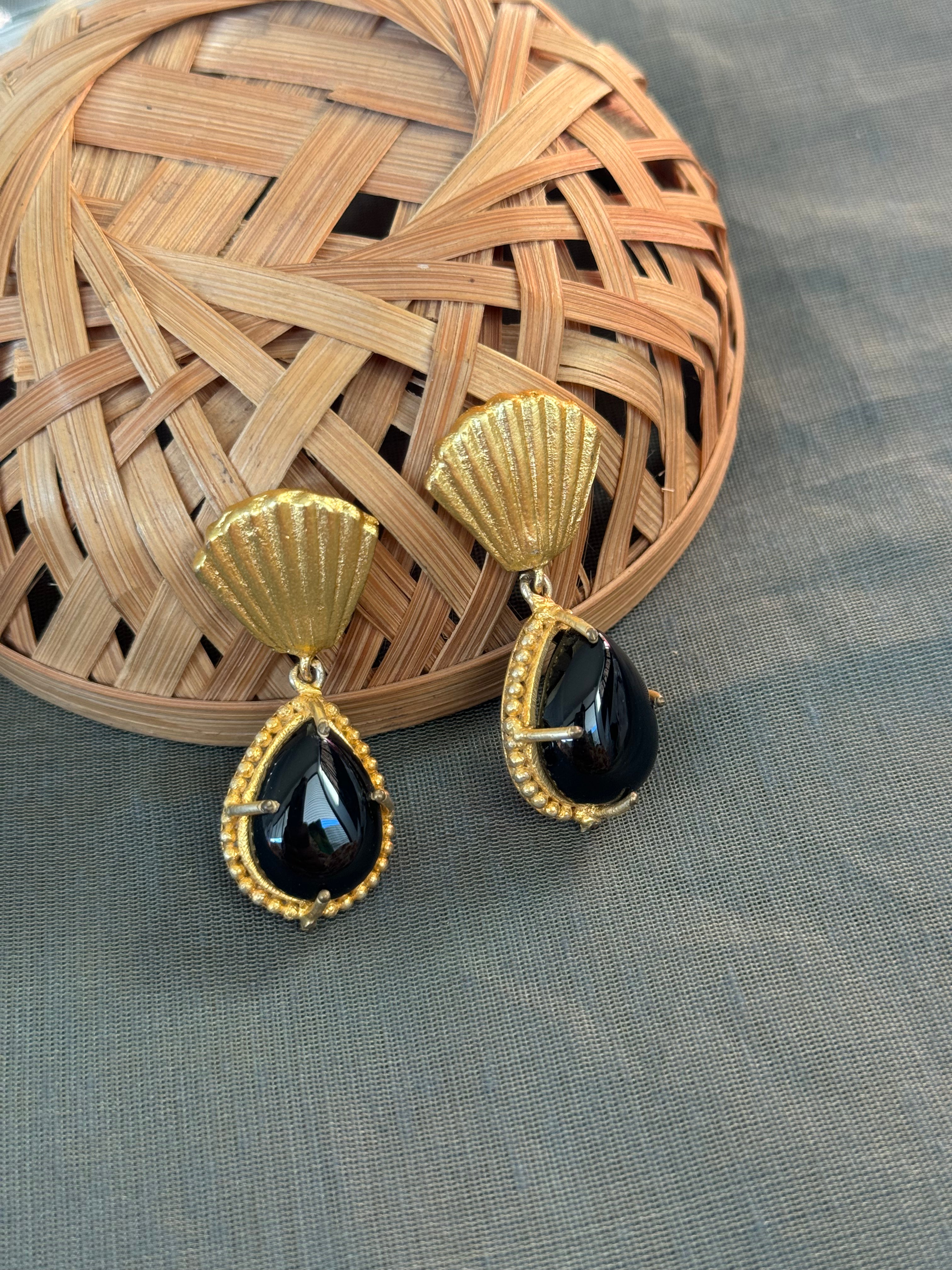 Black Stone Shell Matte Gold Earrings