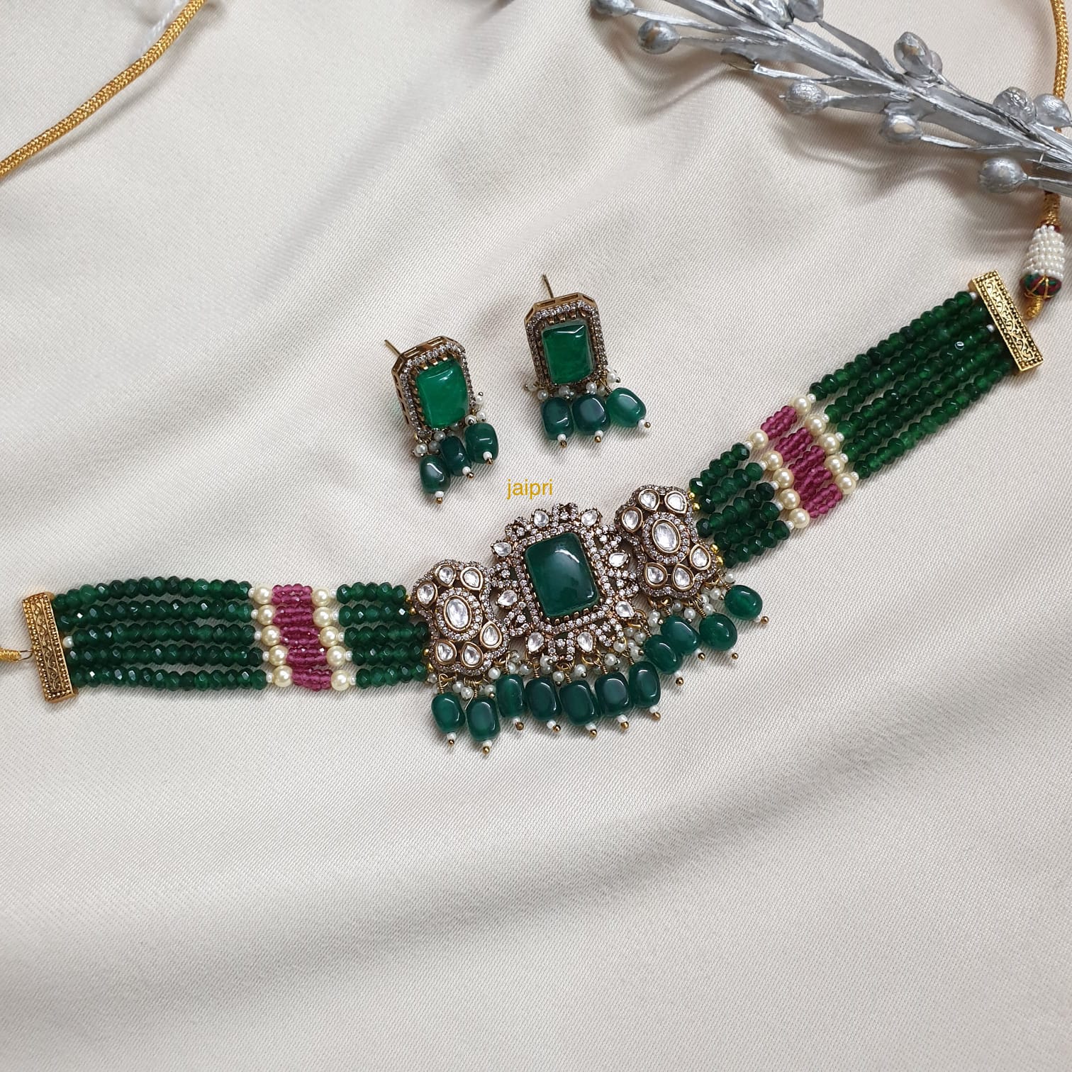 Emerald Green Doublet Stone Kundan Choker Necklace