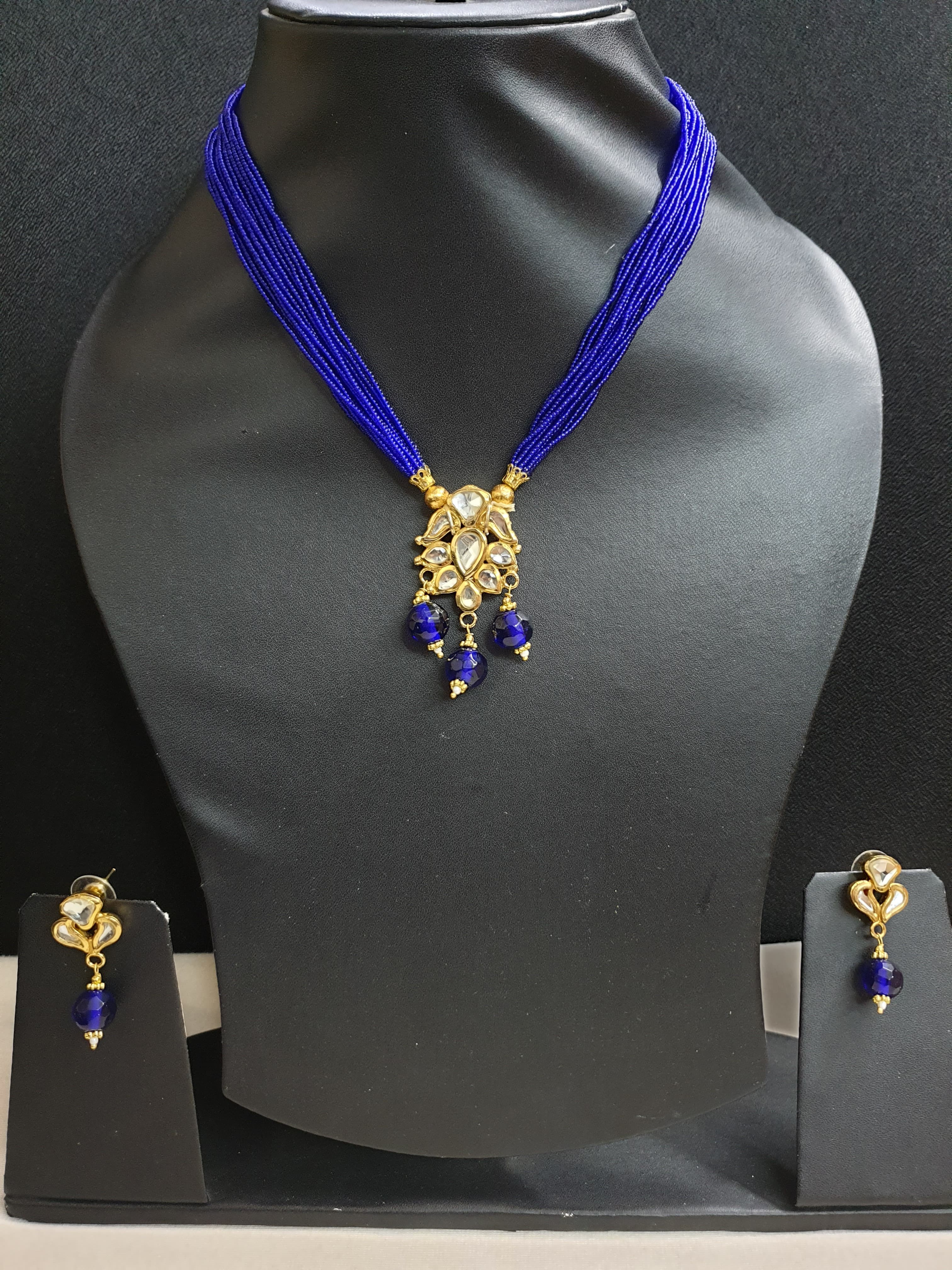 Blue Seed Bead Kundan Pendant Set With Earrings