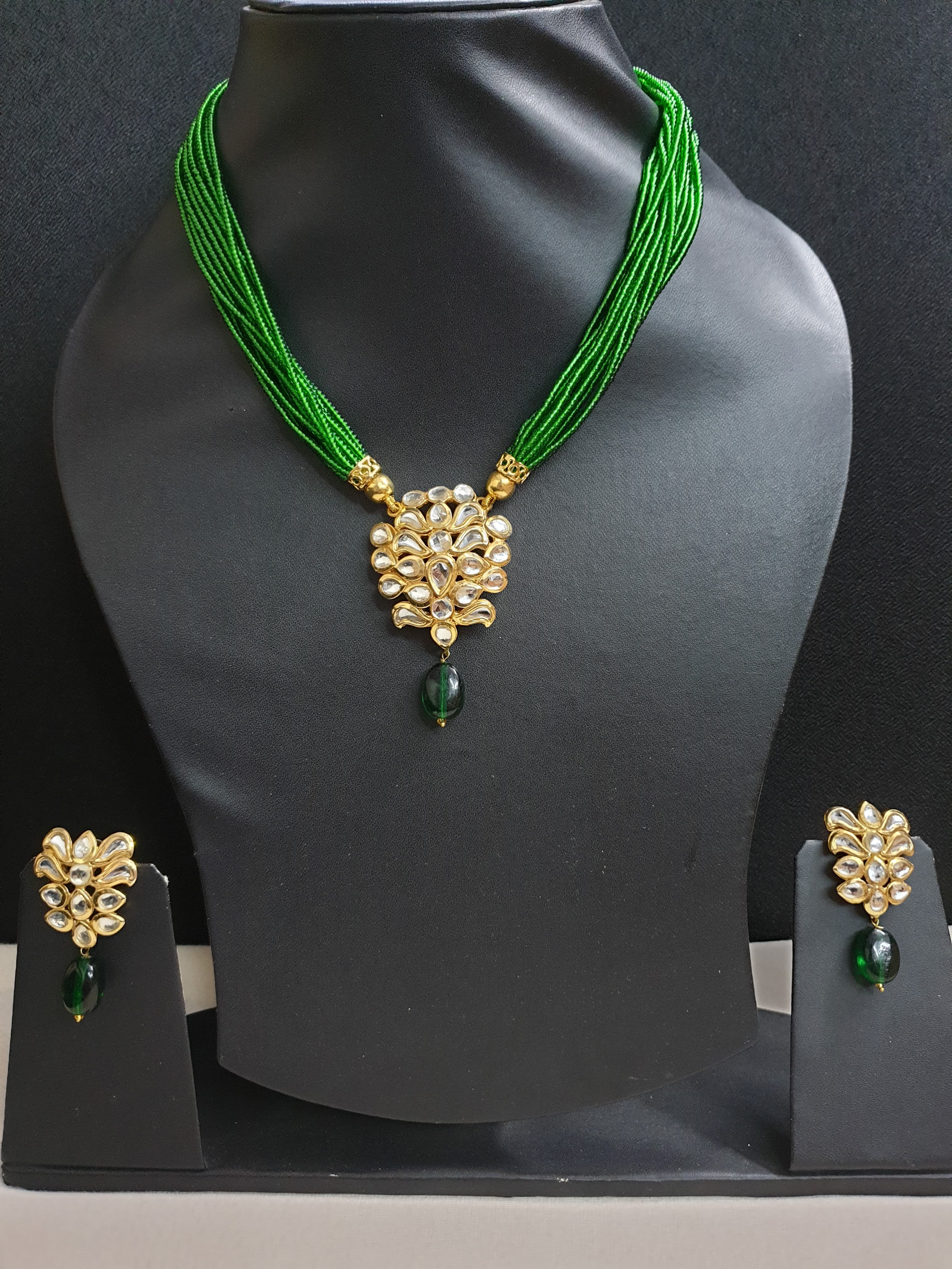 Green Seed Bead Kundan Pendant Set With Earrings