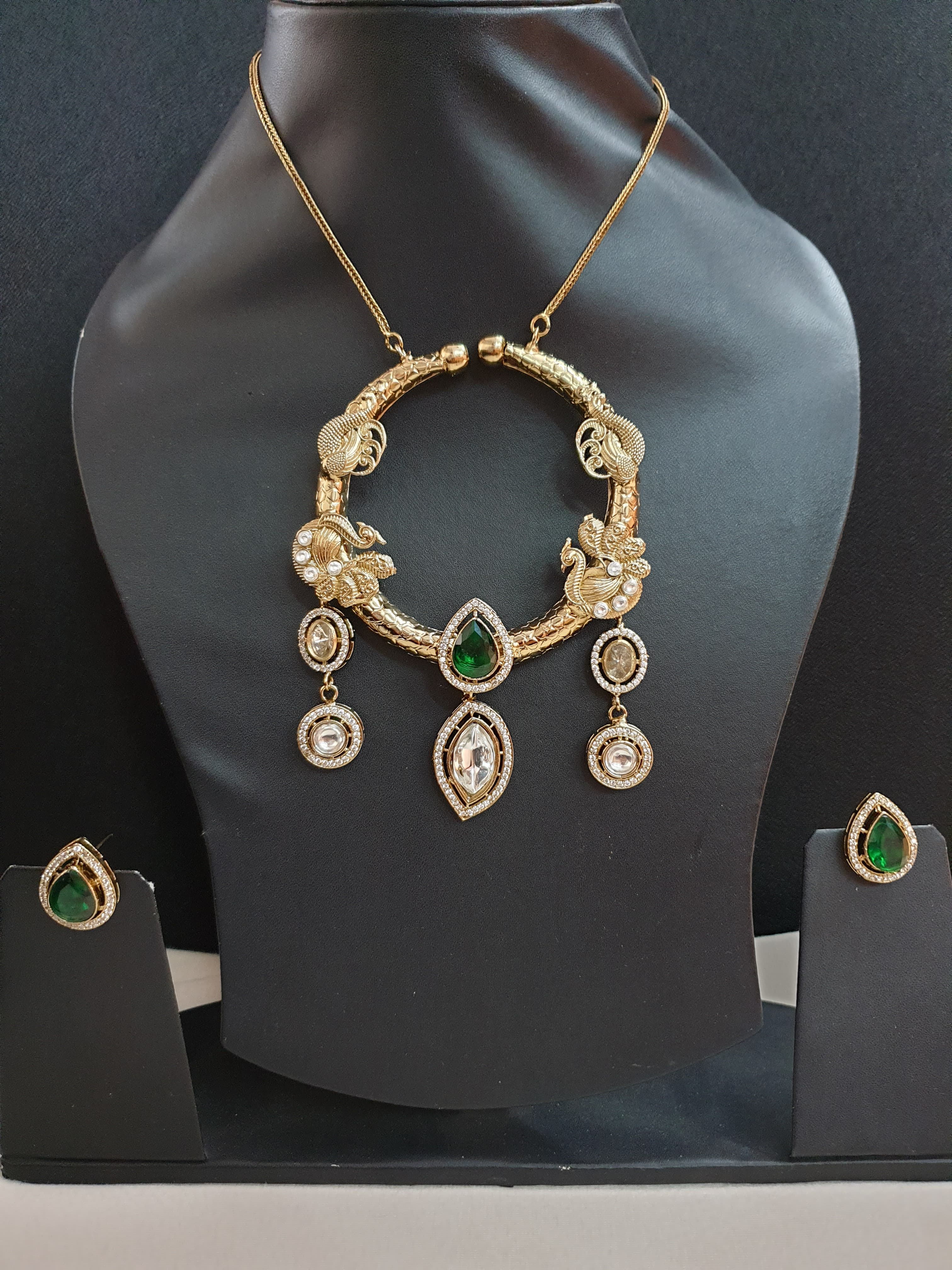 Gold Tone Kundan Fusion Green Stone Pendant Set