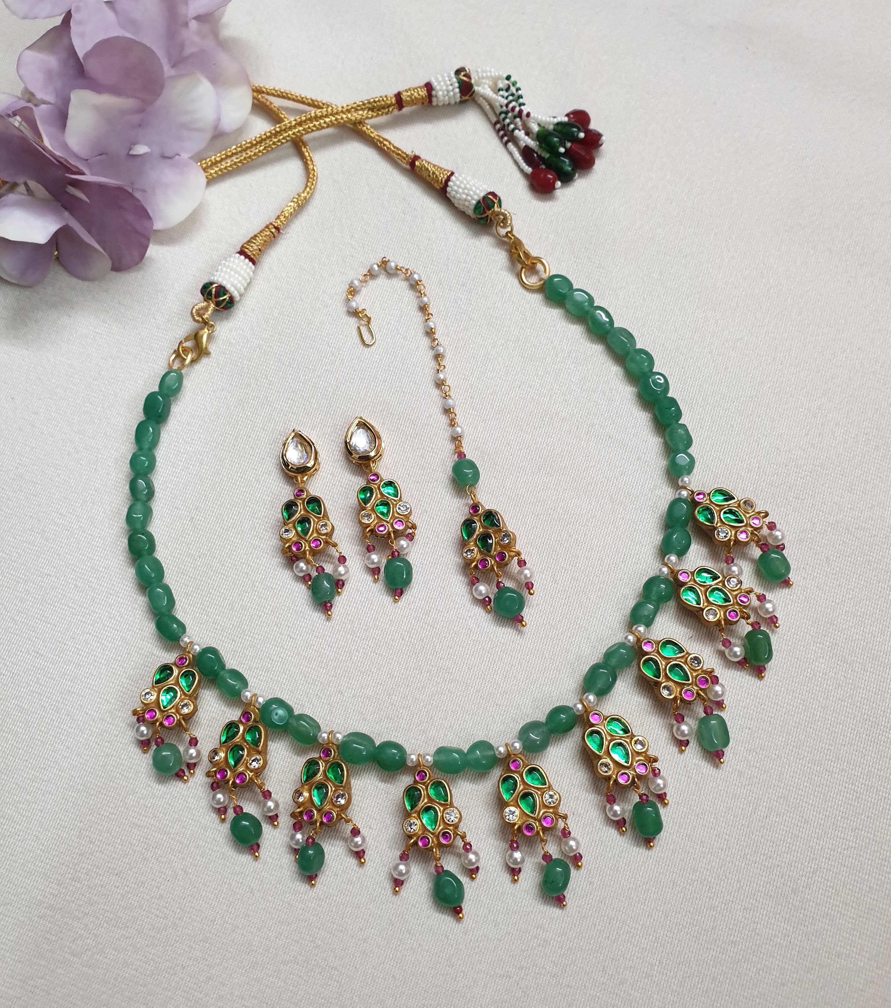 Green Stone Light Weight Necklace With Earrings and Maang Tikka