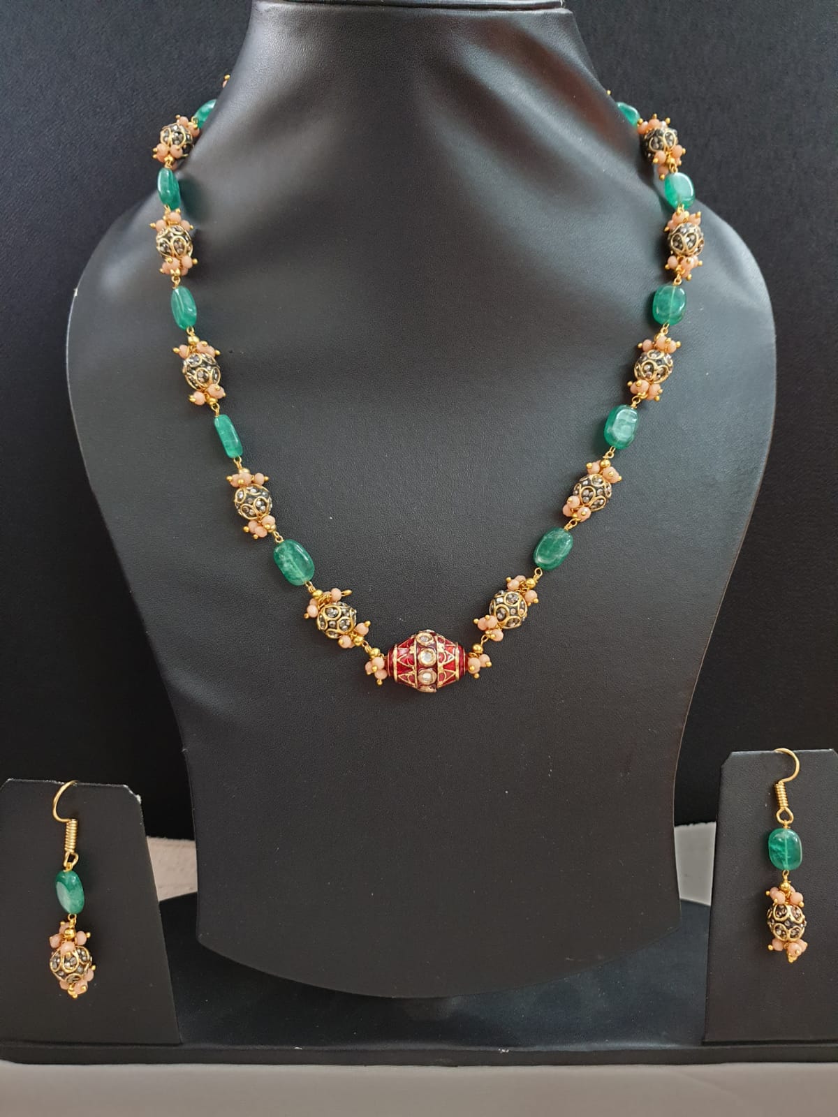 Red Meenakari Green Stone Single Layer Necklace