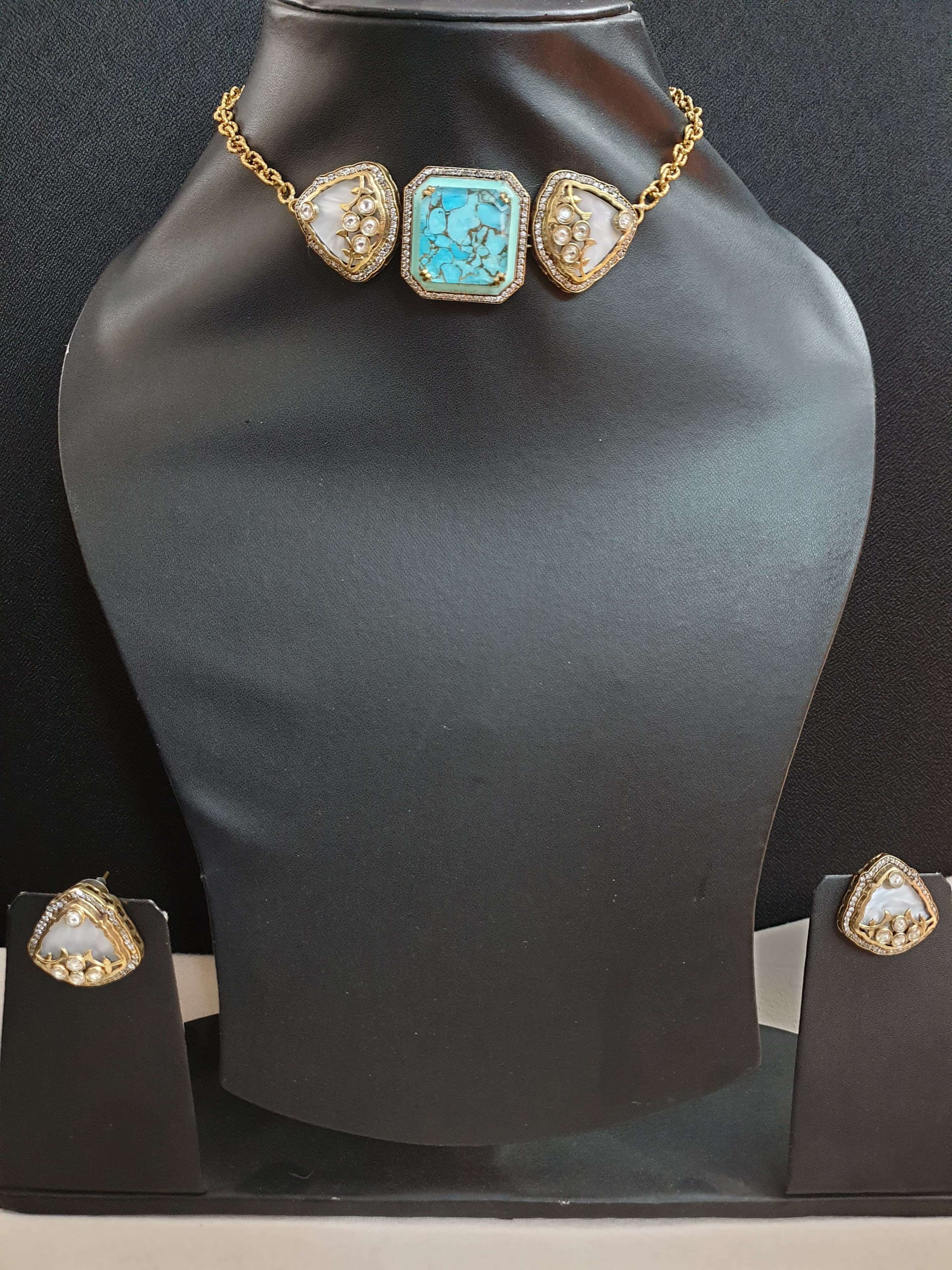 Turquoise Doublet Stone Elegant Choker Necklace With Earrings