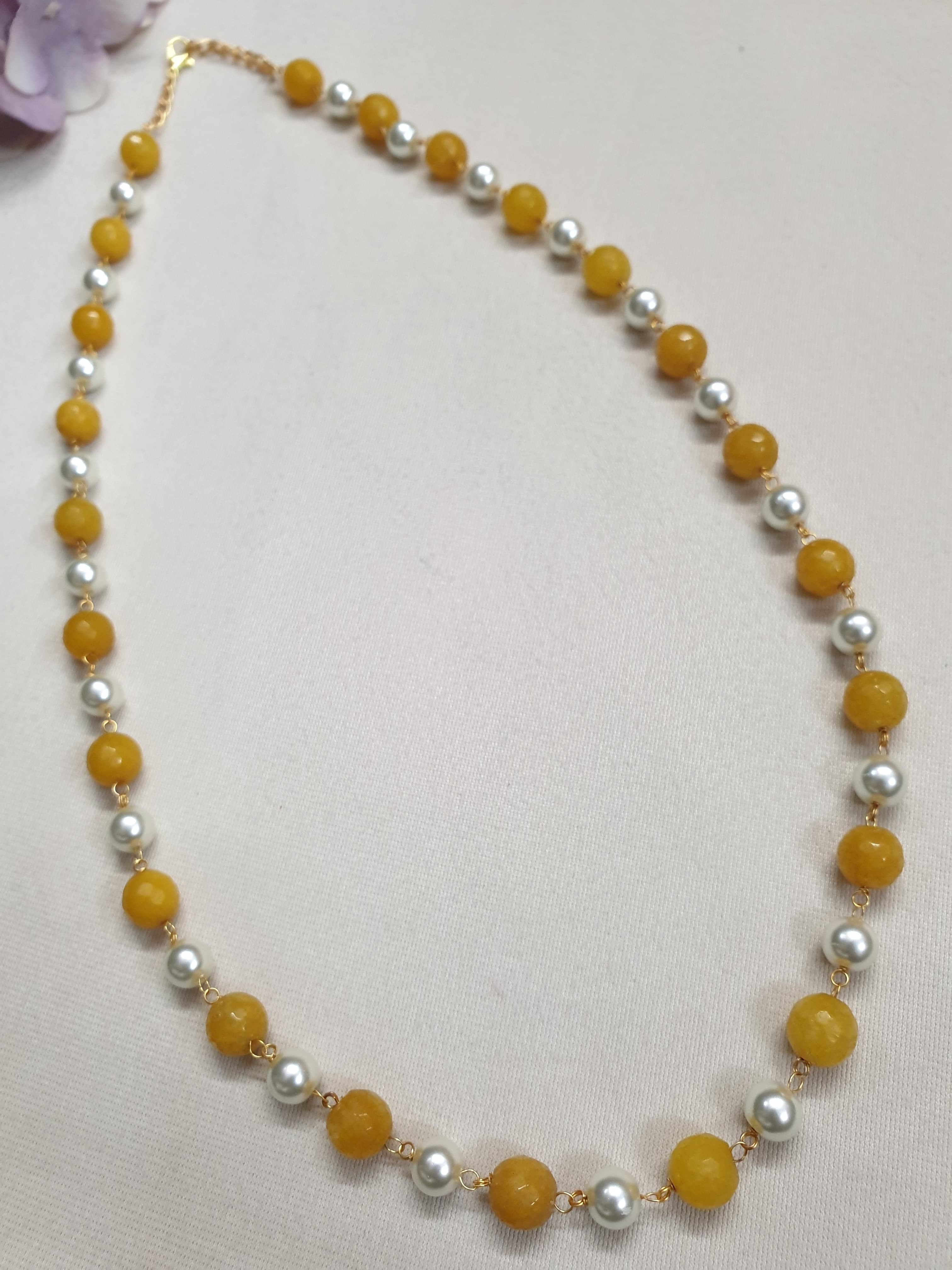 Yellow Stone and Pearl Beaded Single Layered Necklace