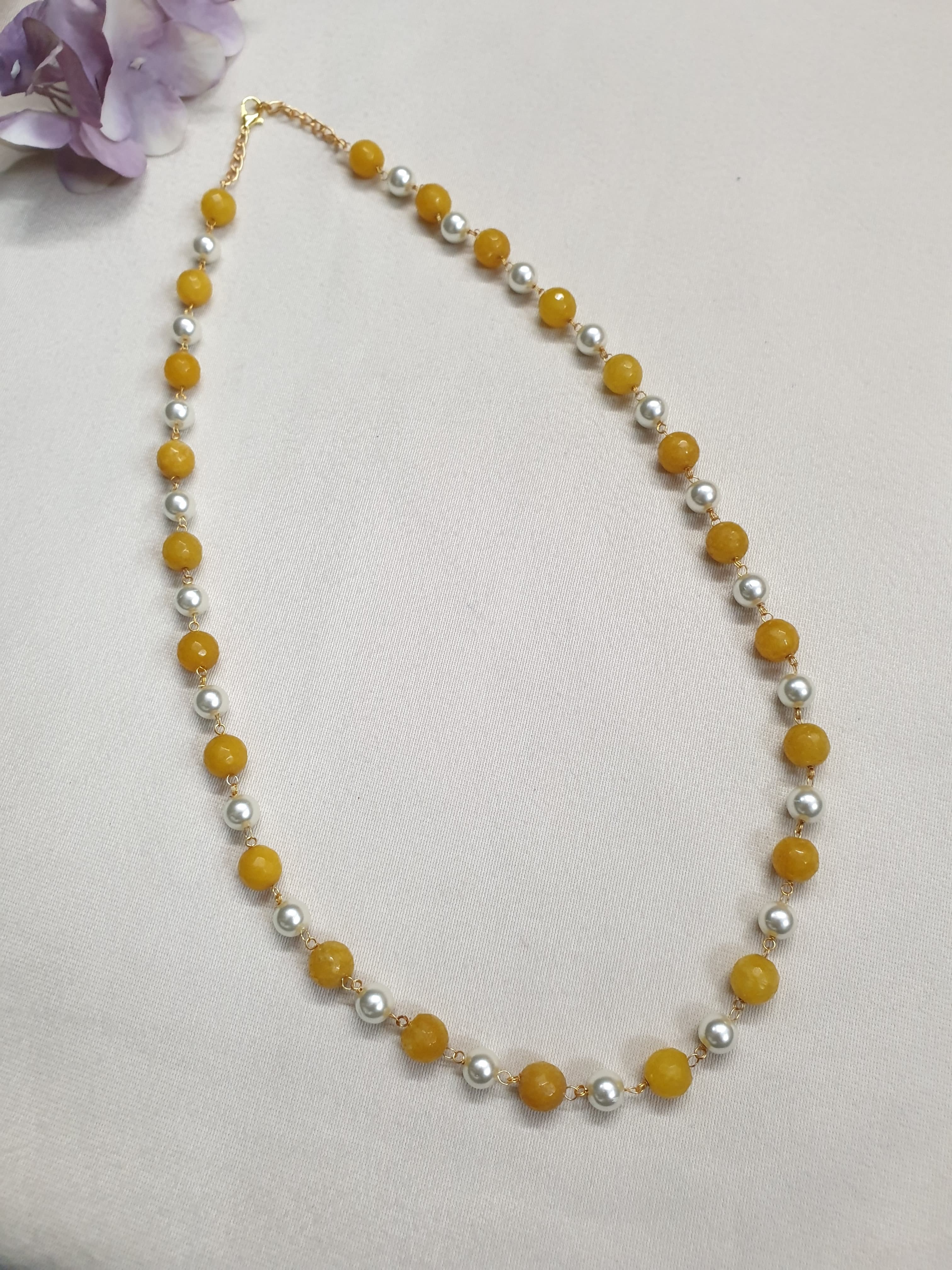 Yellow Stone and Pearl Beaded Single Layered Necklace