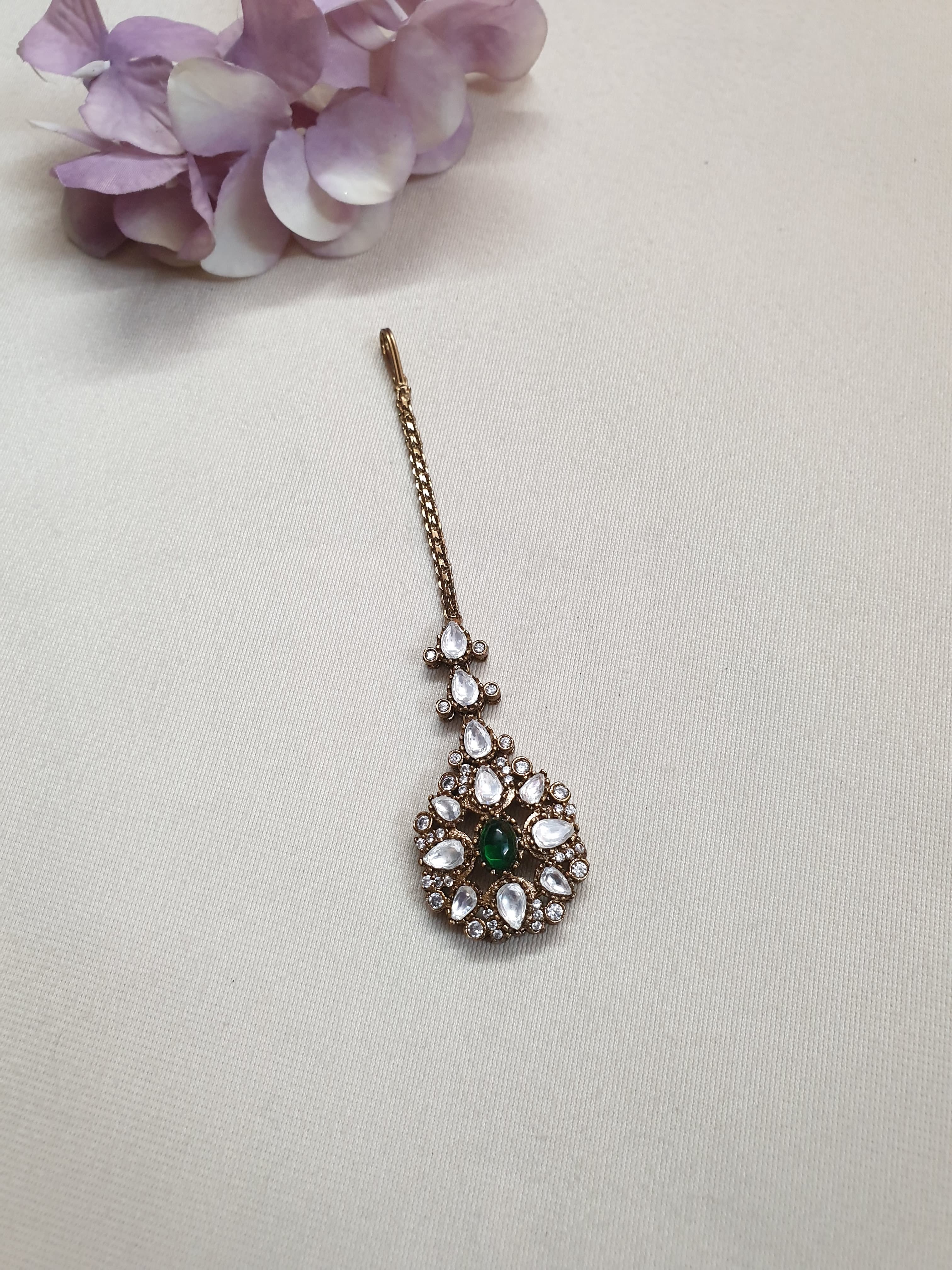 Elegant Green Kundan Polki Maang Tikka