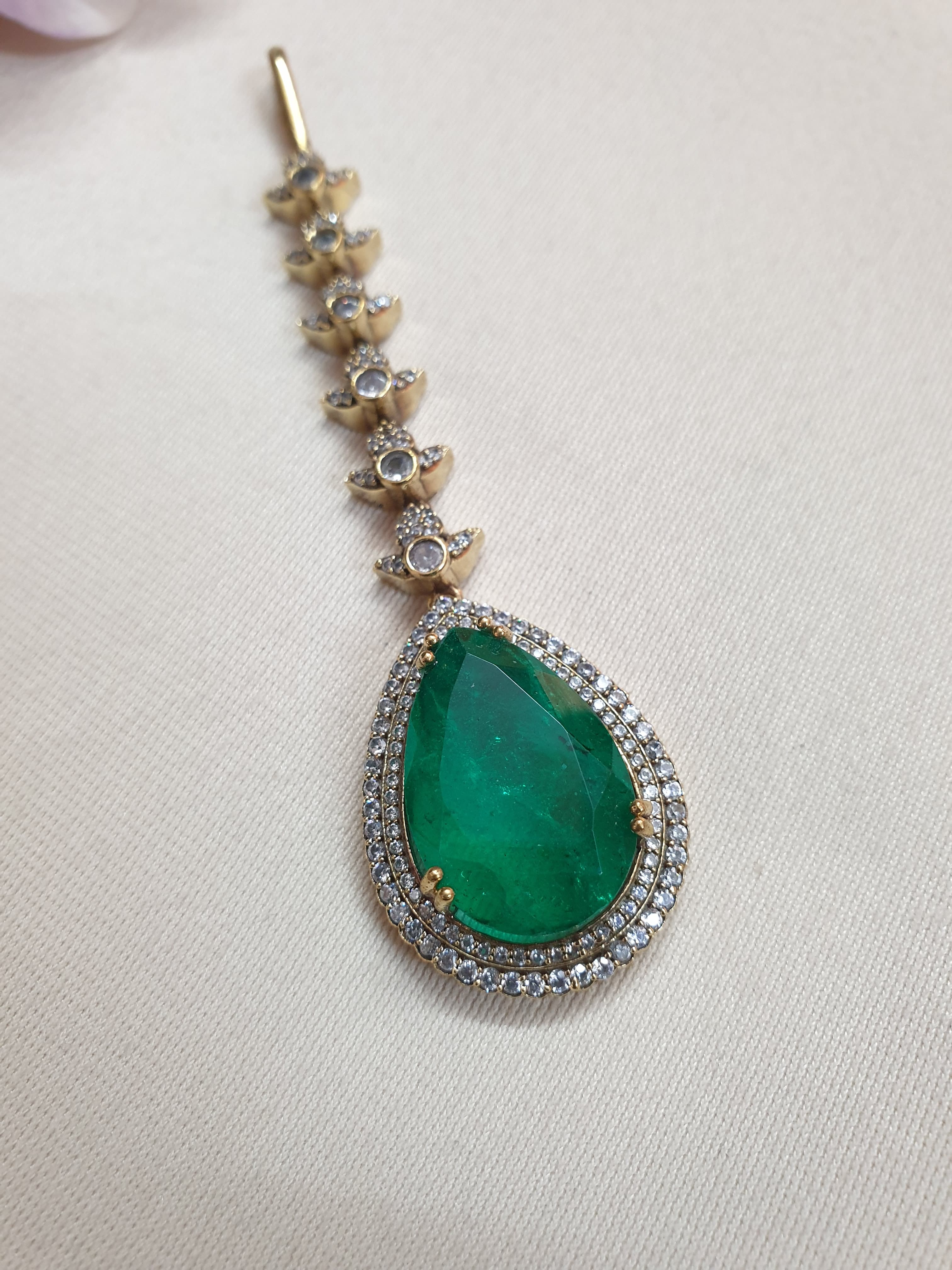 Emerald Green Stone Designer Maang Tikka