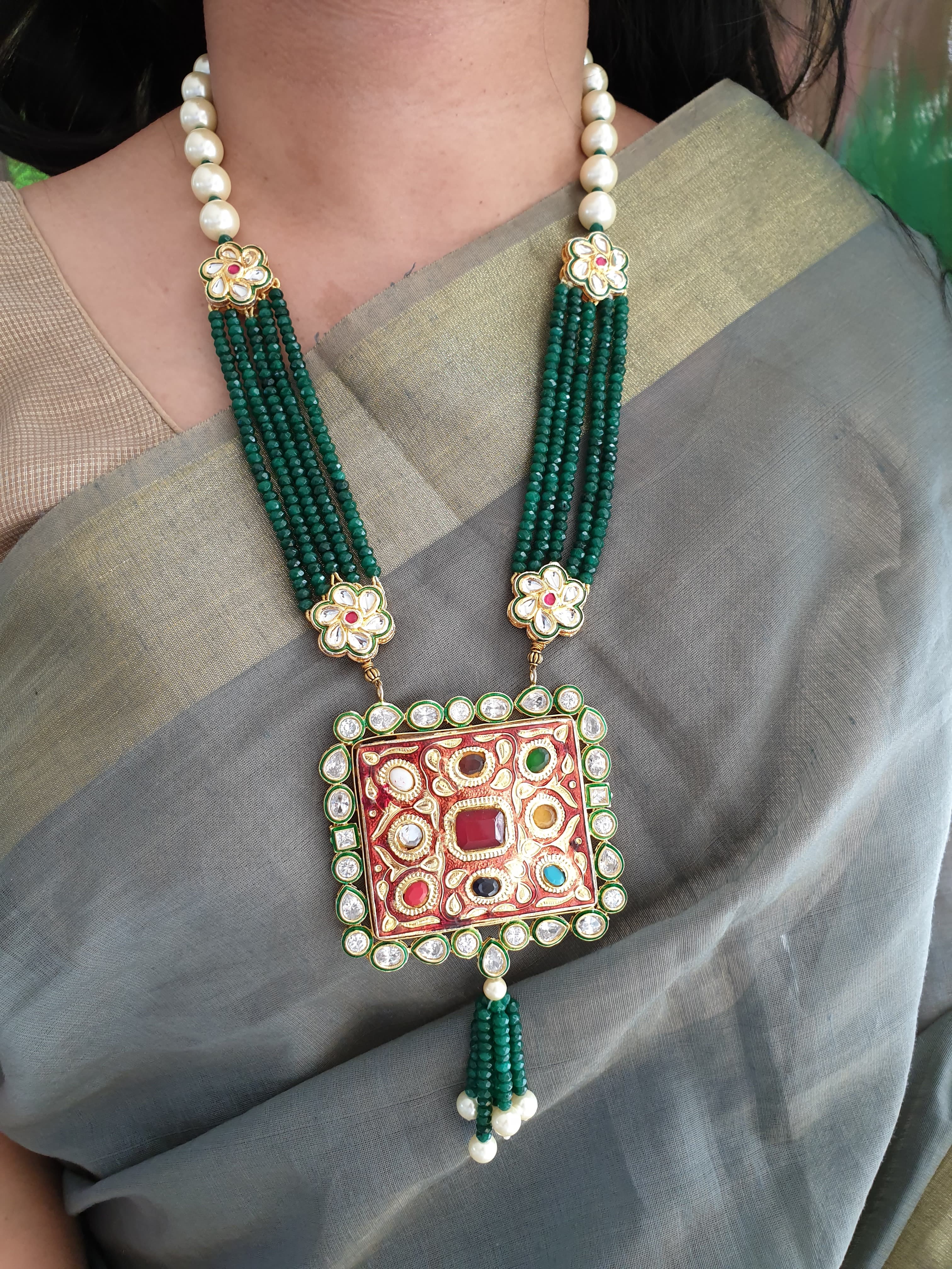 Green Beaded Kundan Meenakari Mehroon Pendant Set