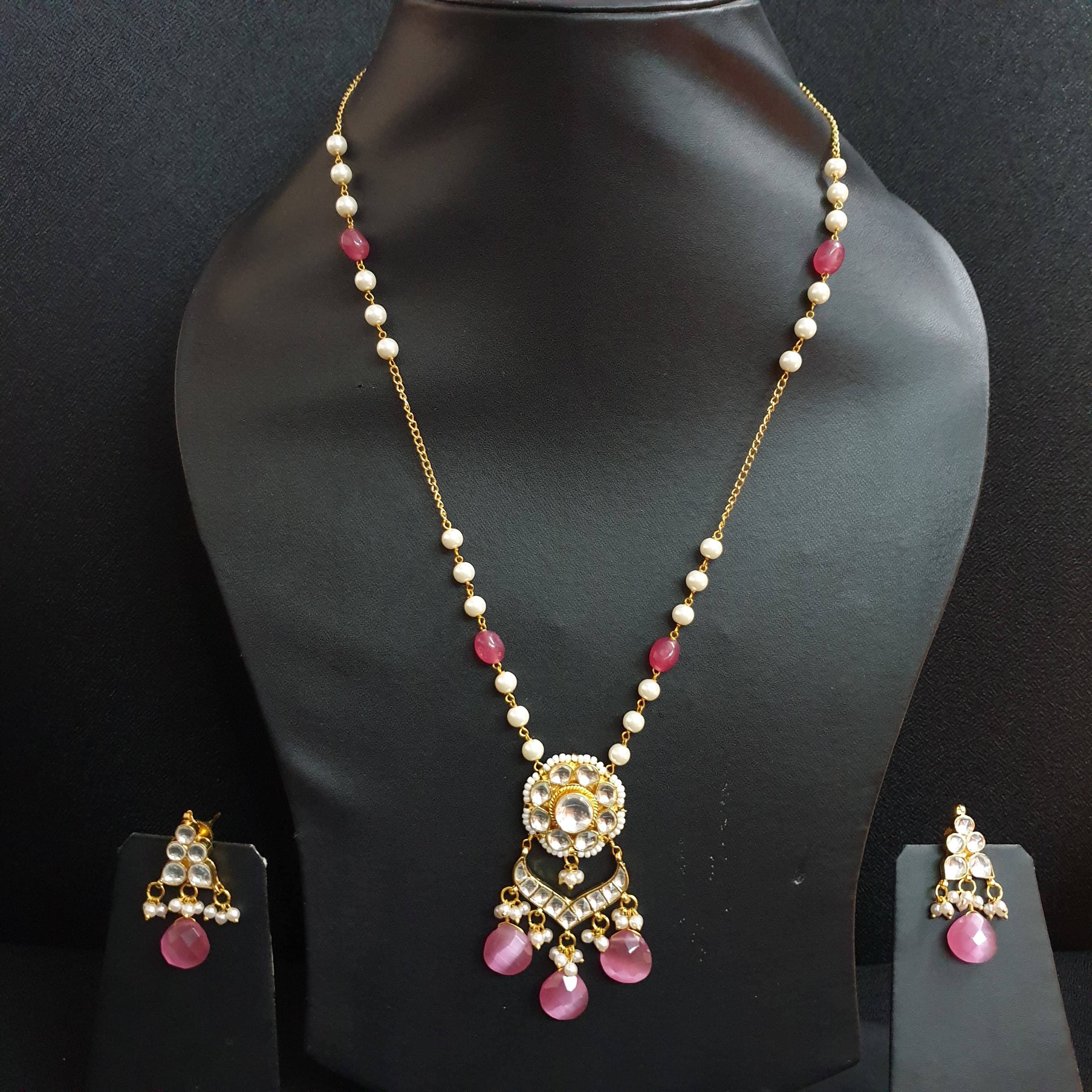 Pink Stone Kundan Small Pendant Set With Earrings