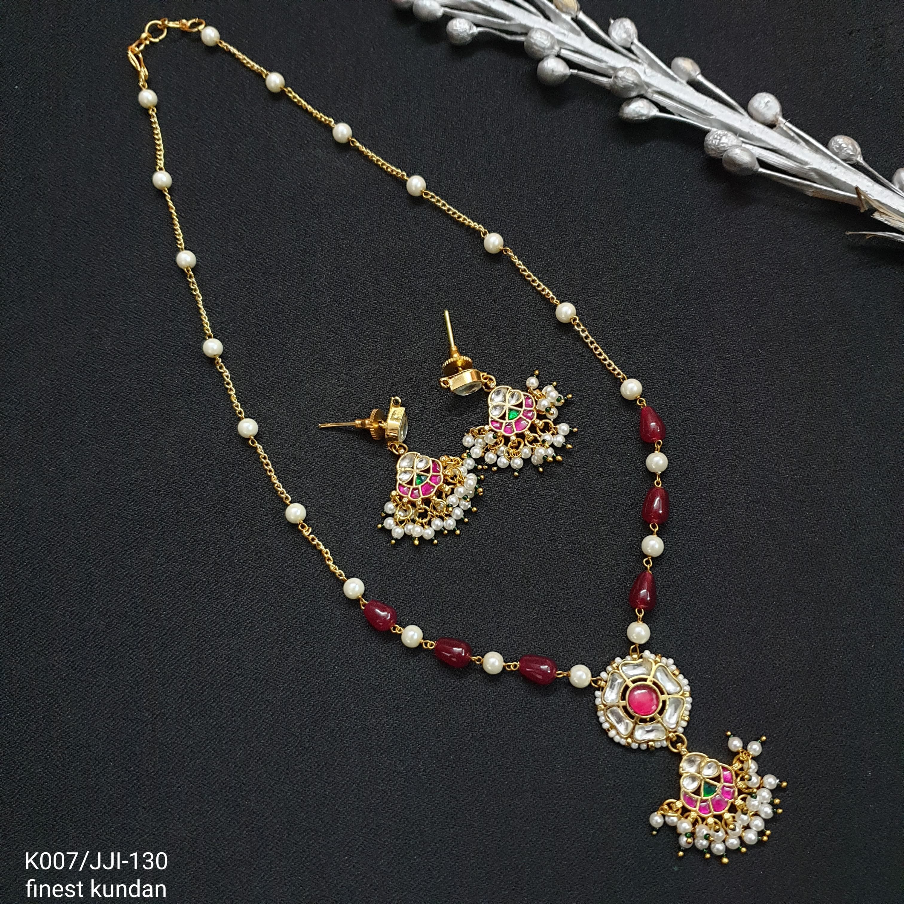 Red Jadau Kundan Stone Small Pendant Set With Earrings