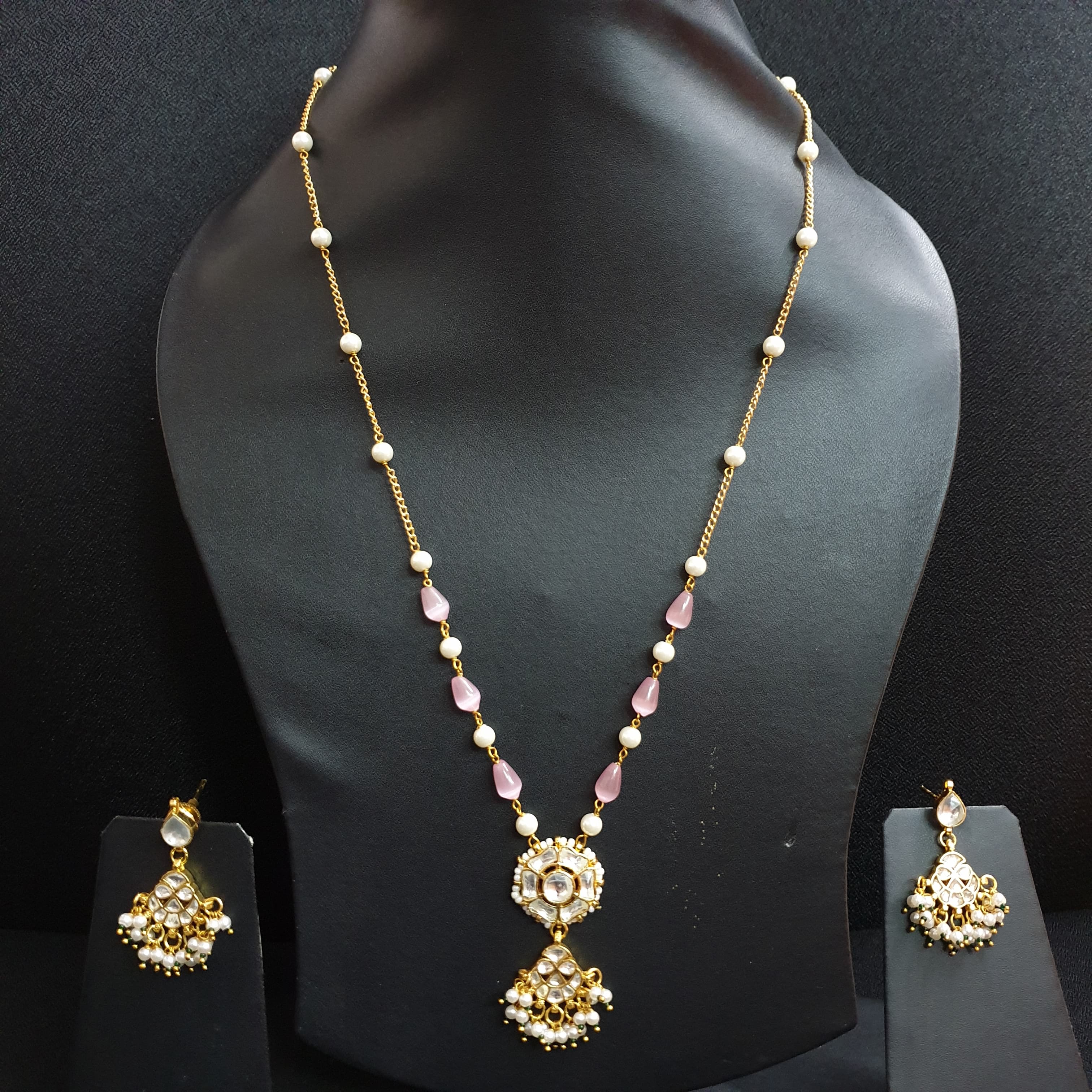 Jadau Kundan Pink Stone Small Pendant Set With Earrings