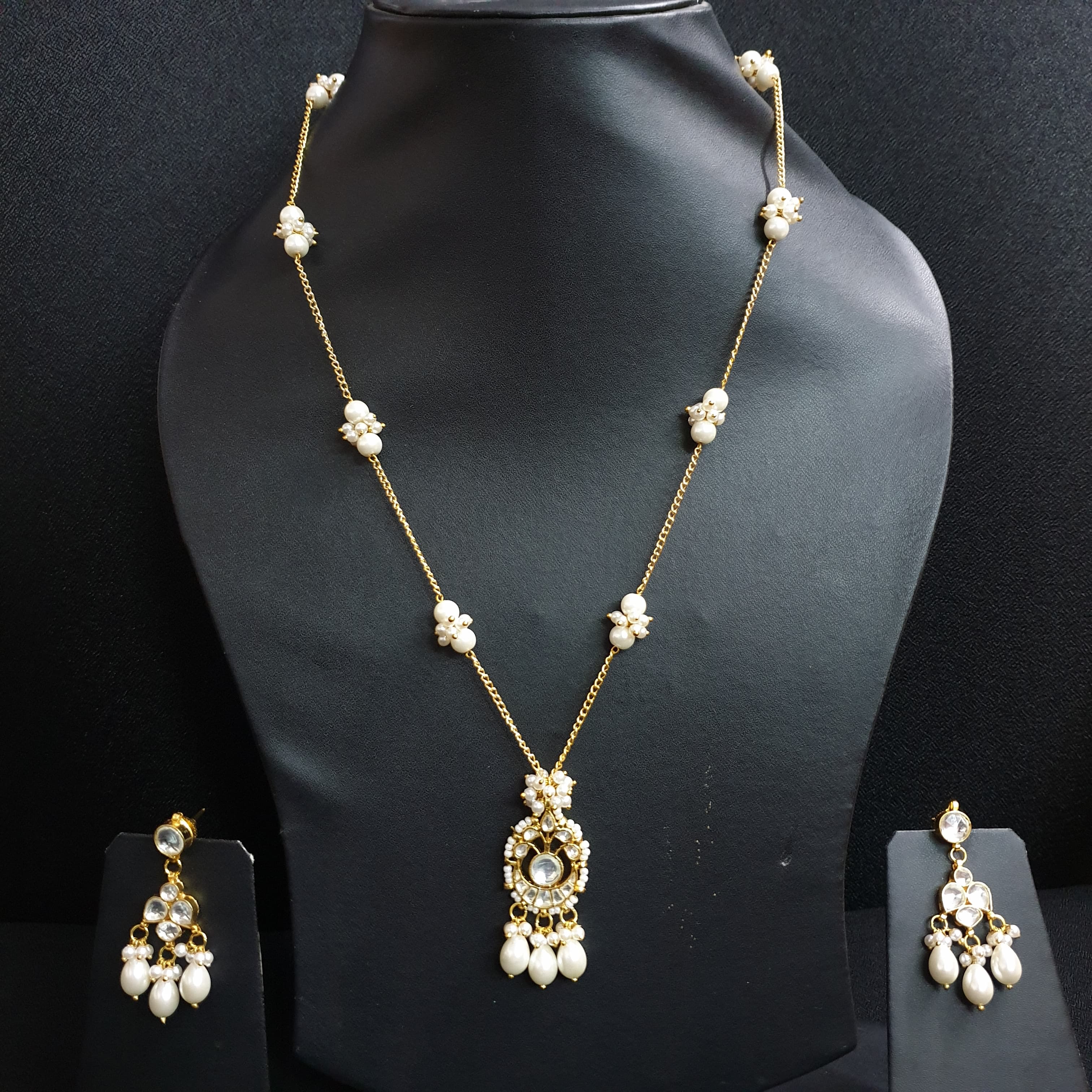 Jadau Kundan Pearl Small Pendant Set With Earrings