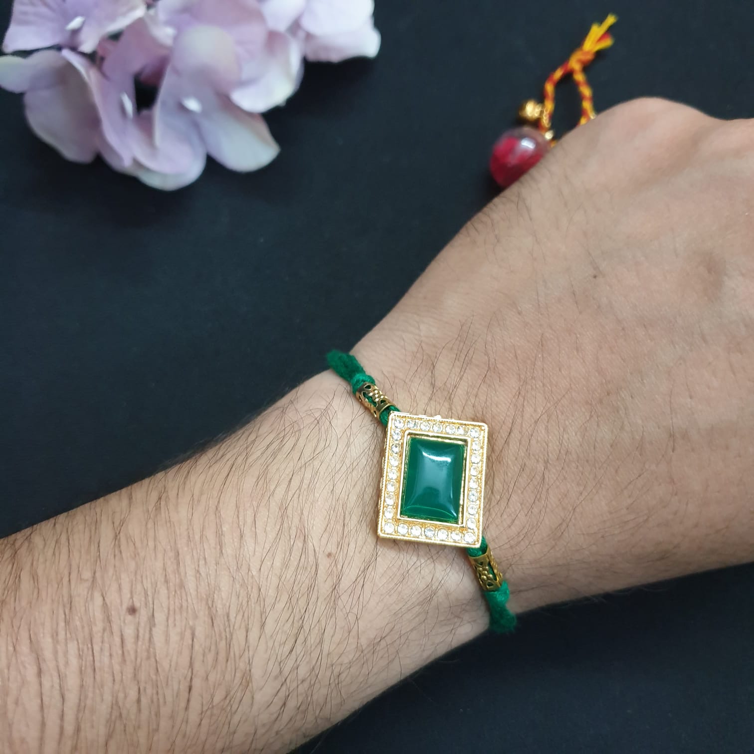 Emerald Stone AD Rakhi (Pack of One)