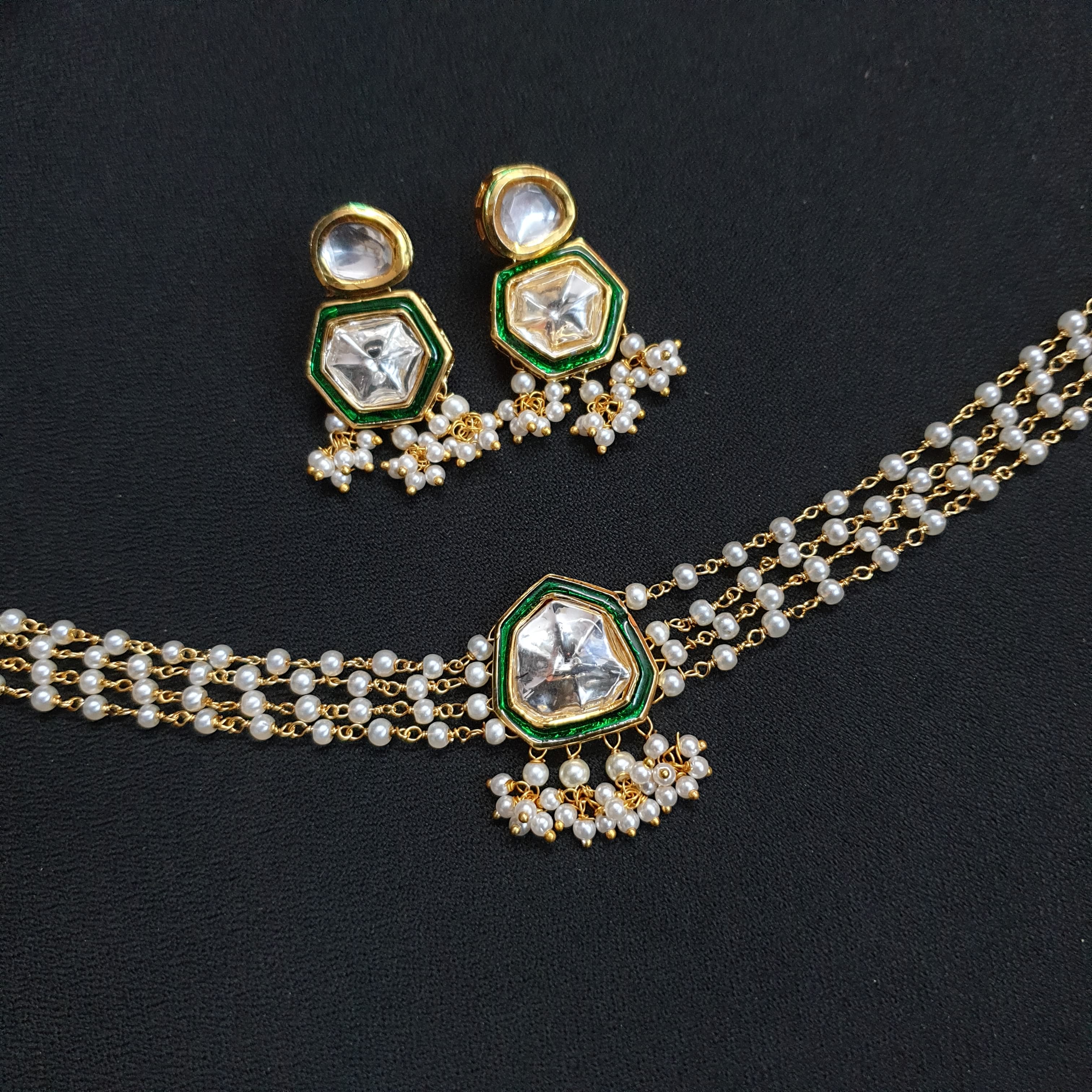 Uncut Polki Pearl Choker Set With Earrings
