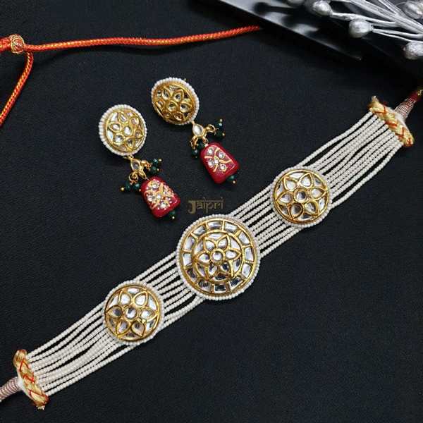 Floral Design & Pearl Beads Stone Kundan-Jadau Choker With Earrings