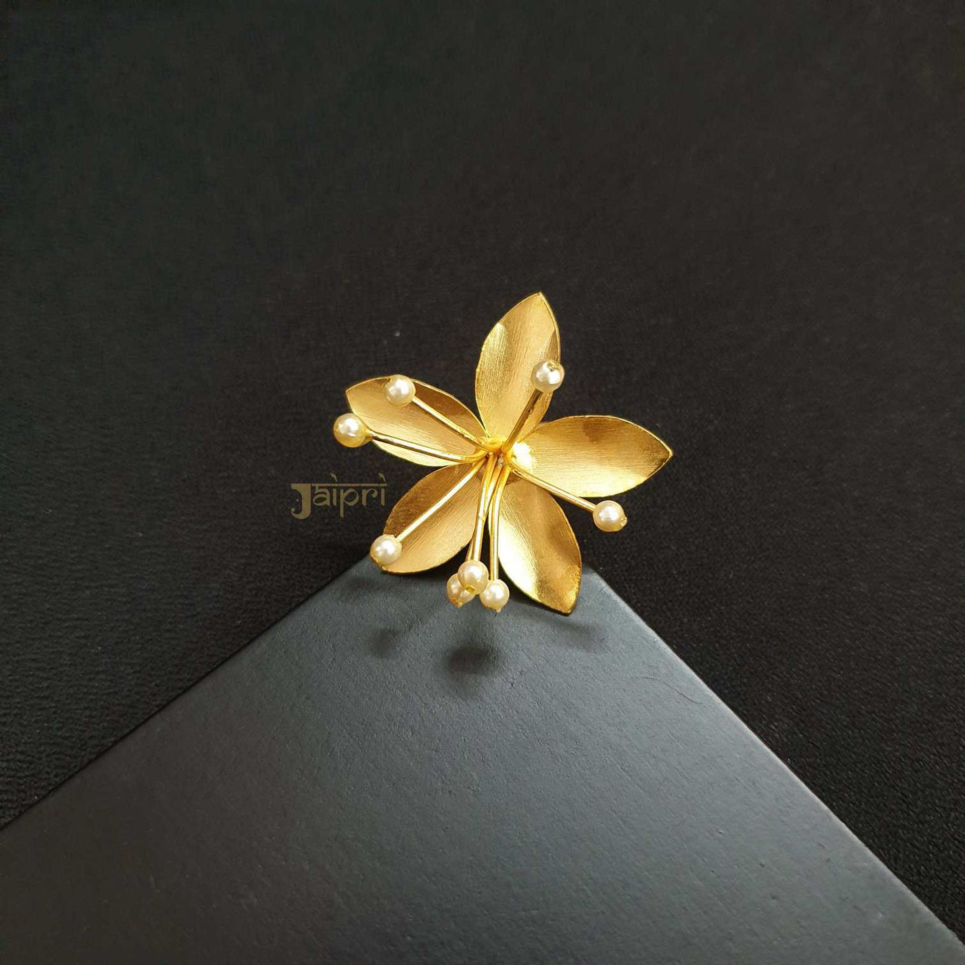 Floral Adorable Gold Ring