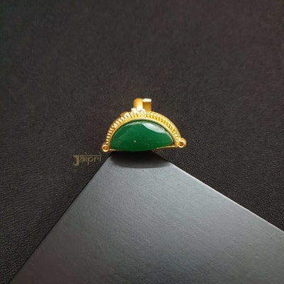 Green Stone Beautiful Gold Ring
