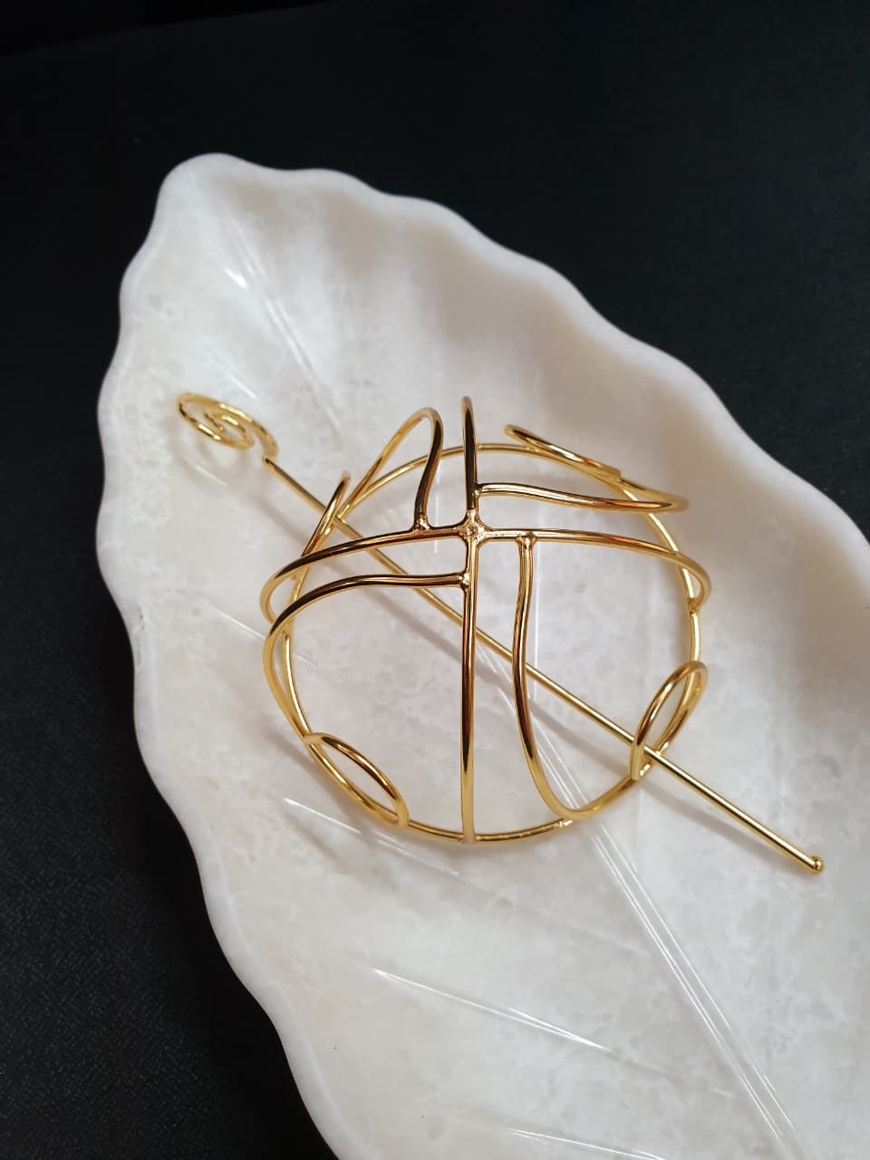 Minimalist Gold Wire Bun Cage Pin