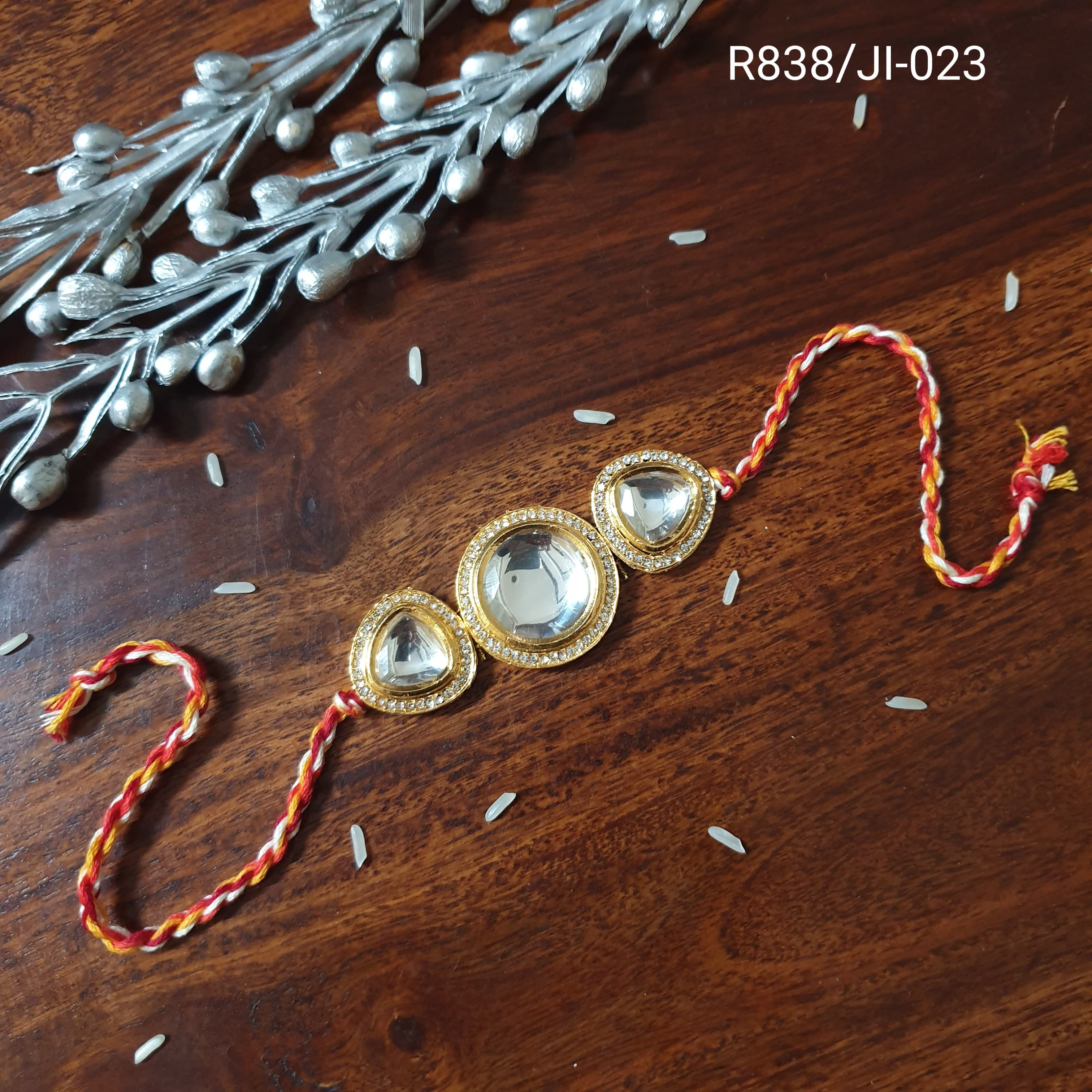 Kundan Round Rakhi (Pack of One)