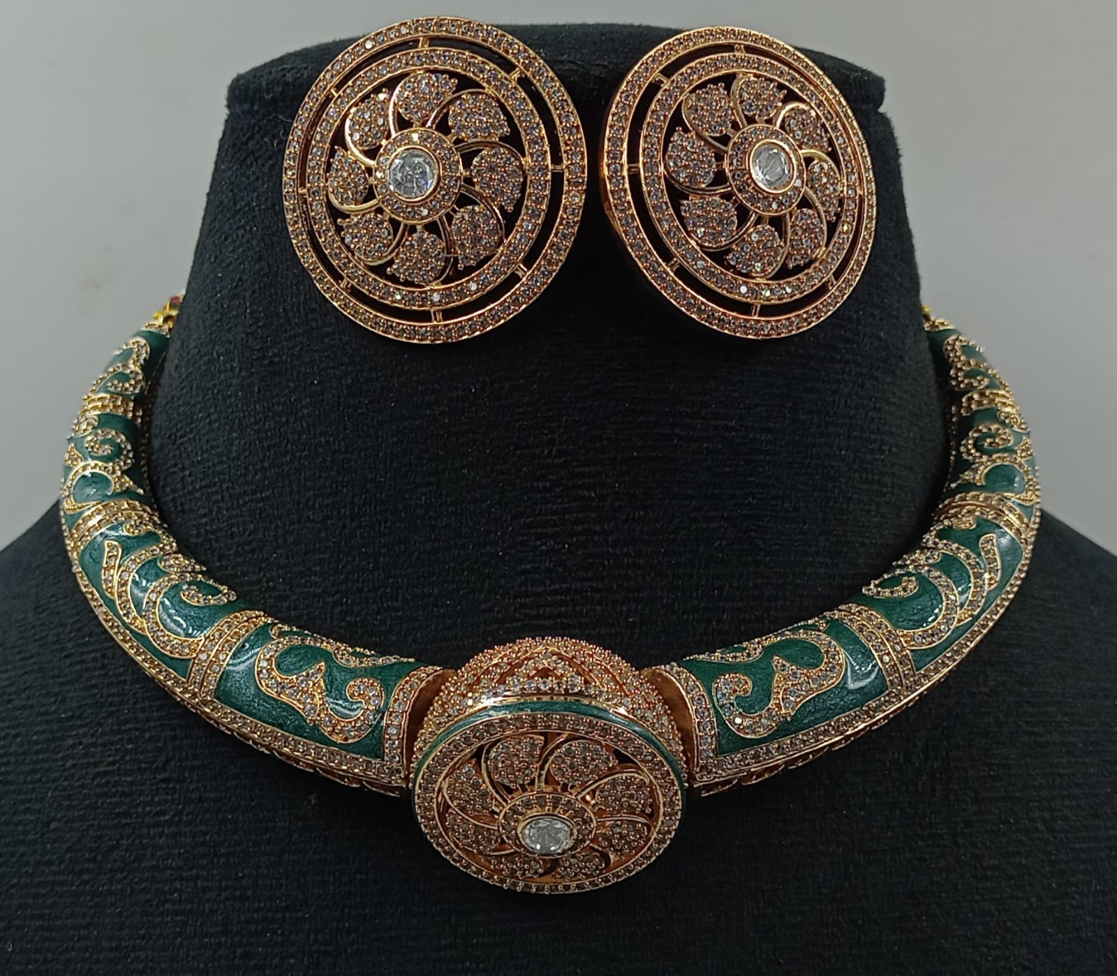 Meenakari Hasli Stone Choker Necklace Set