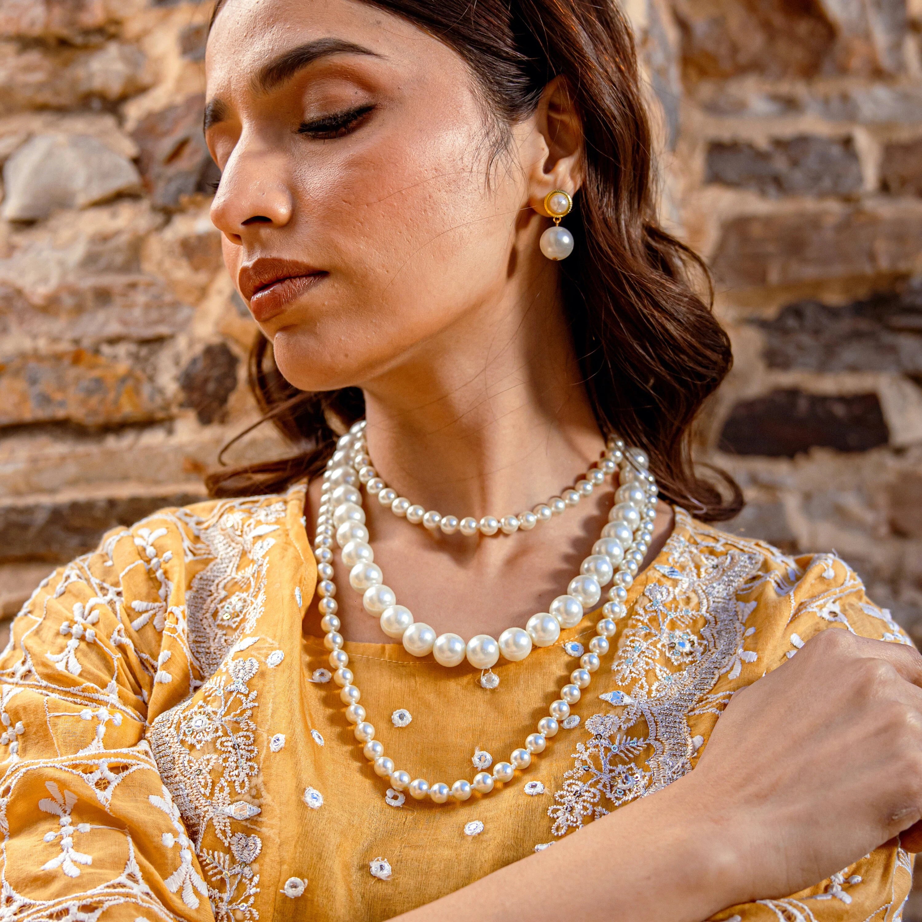 Three Layered Pearl Necklace With Earrings