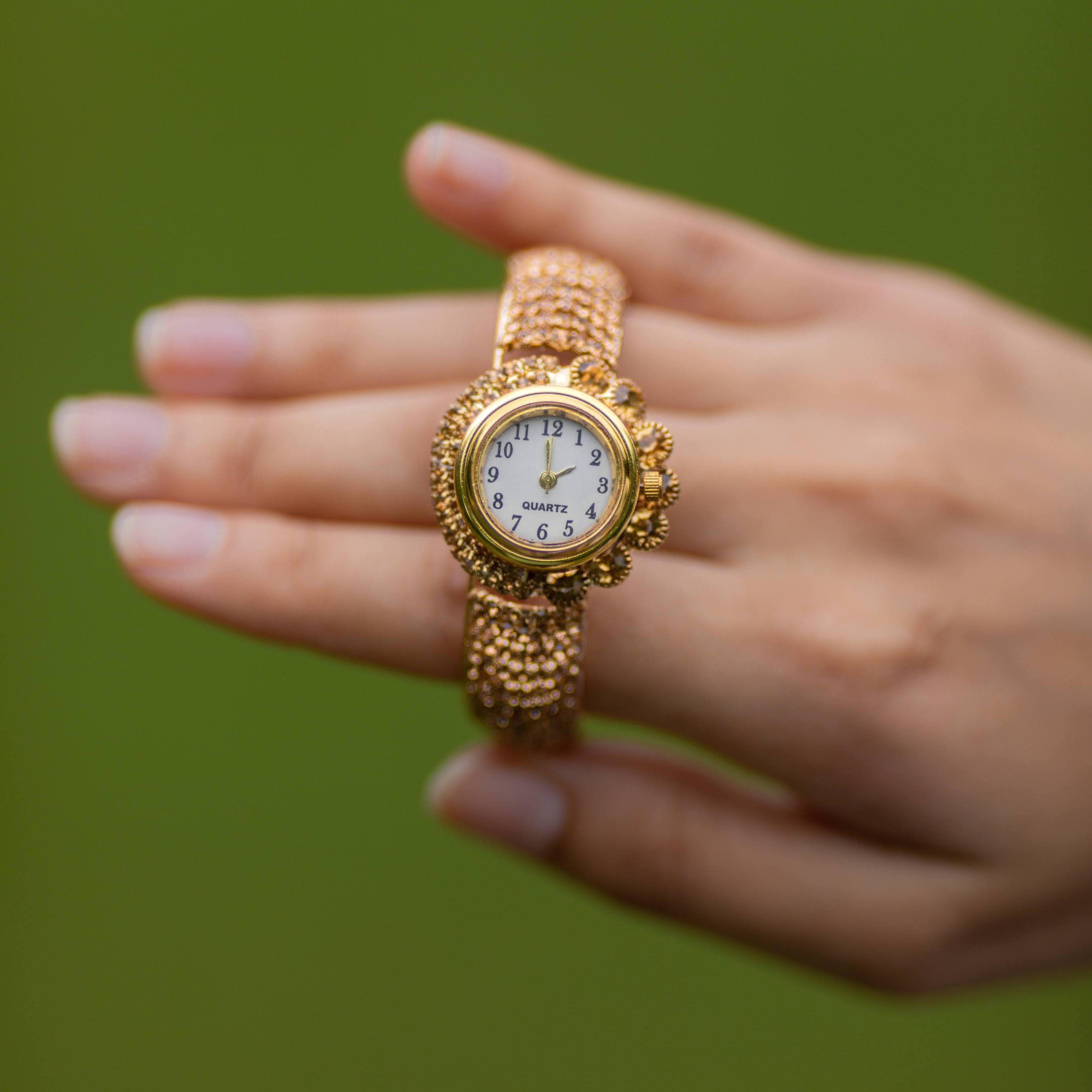 Floral Gold Tone Freesize Wrist Watch