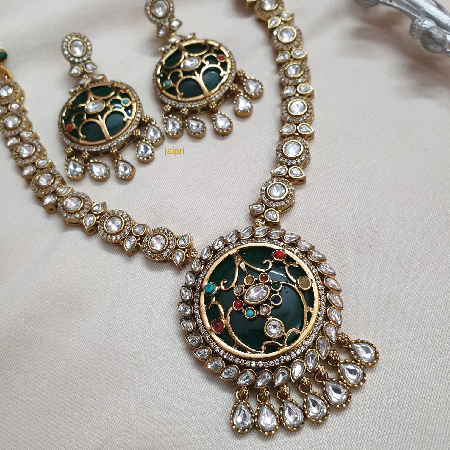 Green Stone Moissanite Kundan Pendant Necklace