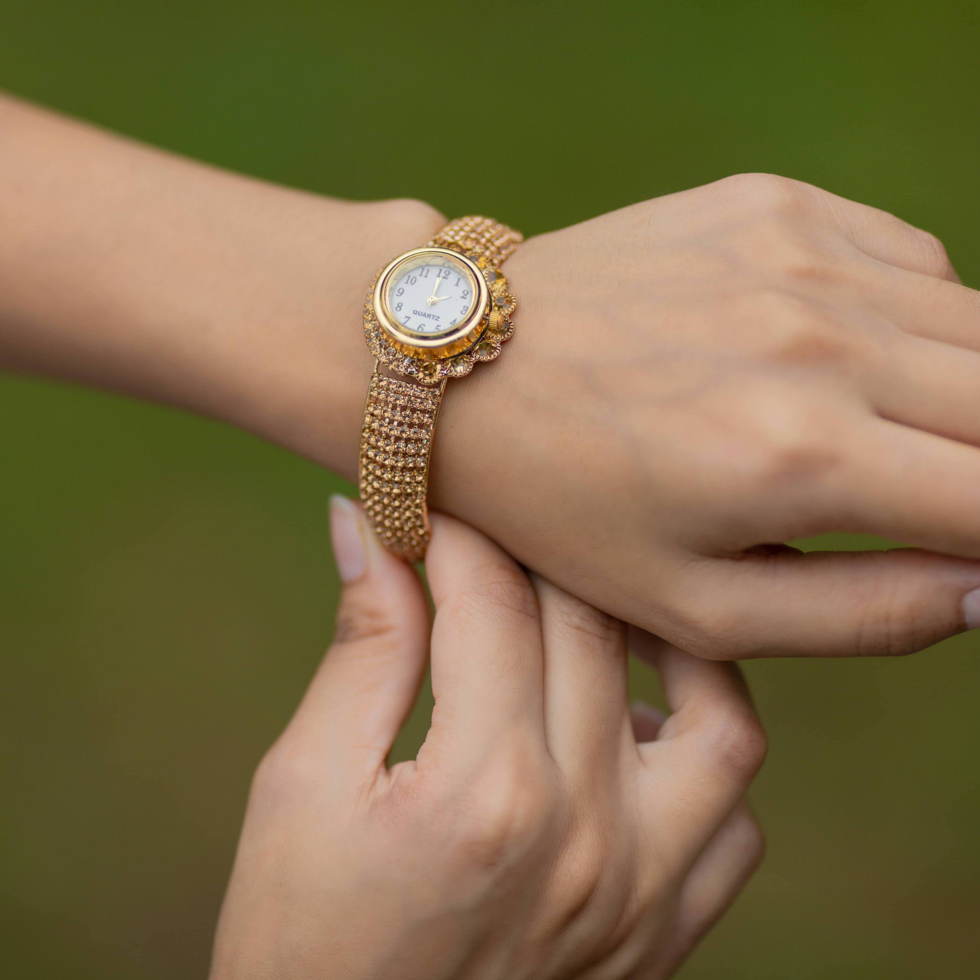 Floral Gold Tone Freesize Wrist Watch