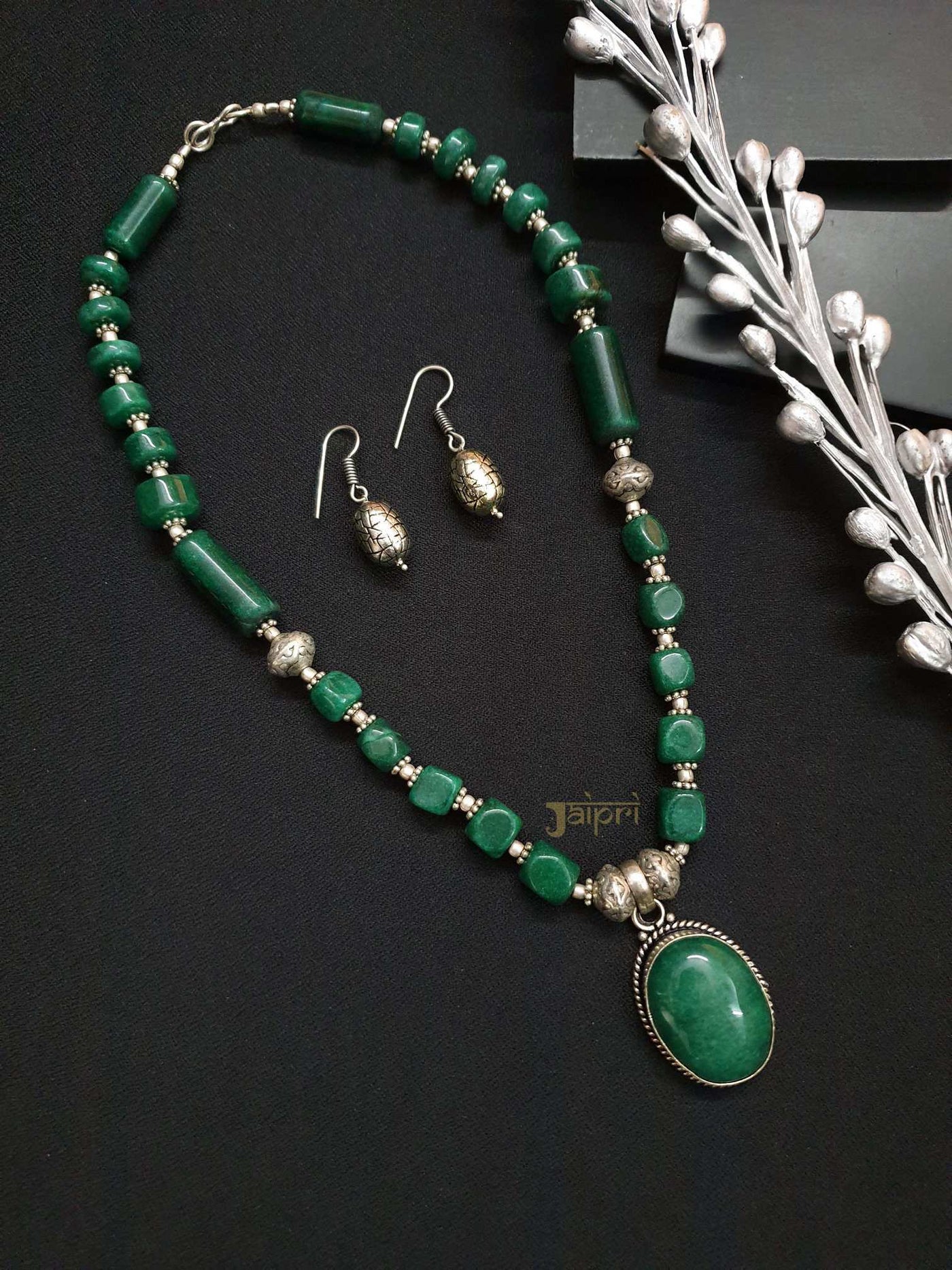 Green Stone, Oval Necklace With Earrings