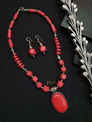 Red Stone Oval Necklace With Earrings